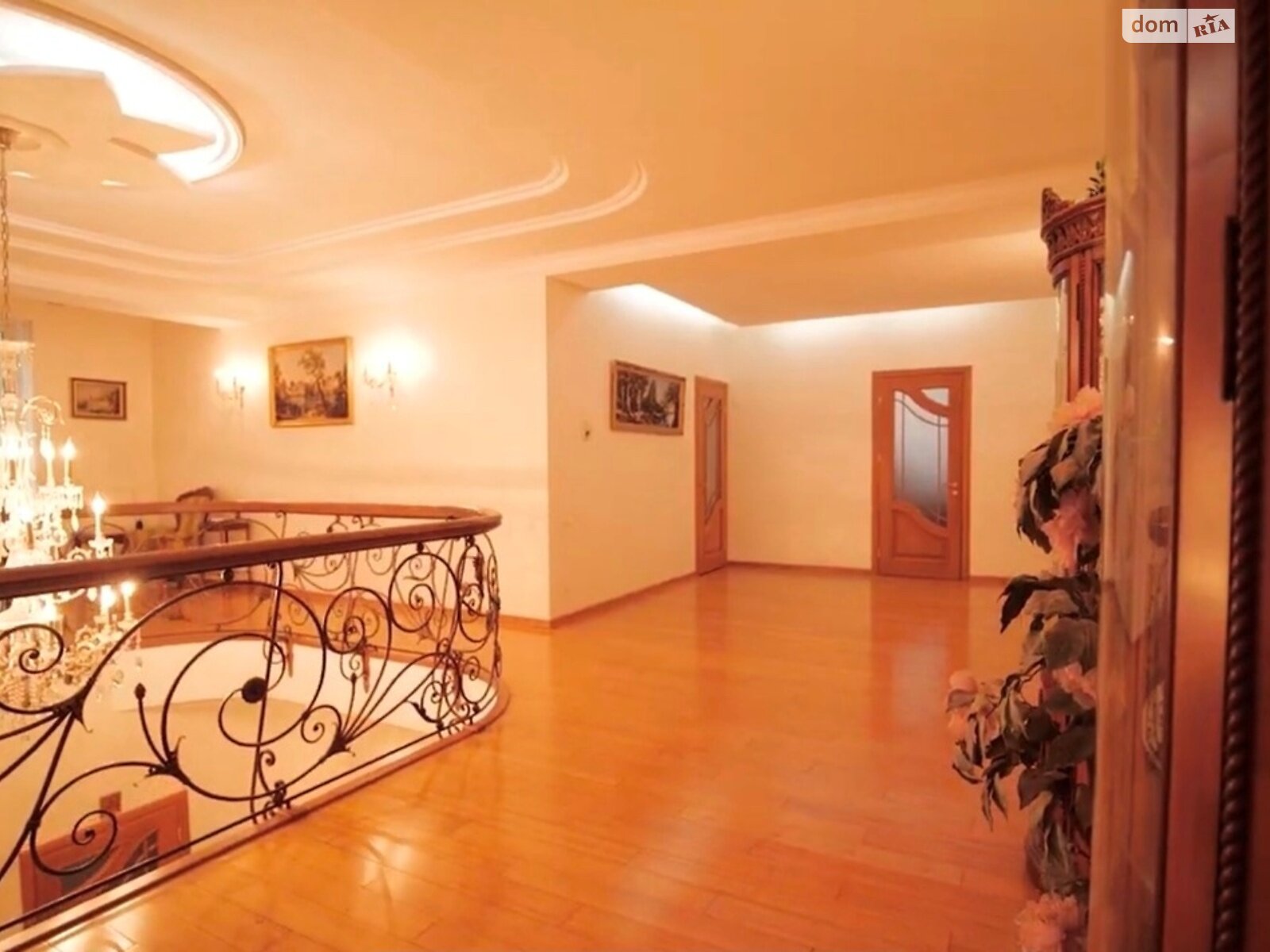 трехэтажный дом, 900 кв. м, ракушечник (ракушняк). Продажа в Одессе район Киевский фото 1