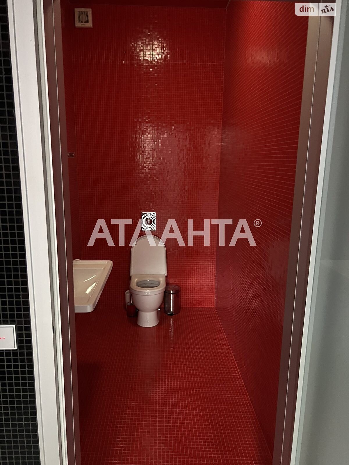 трехэтажный дом с гаражом, 620 кв. м, ракушечник (ракушняк). Продажа в Одессе район Киевский фото 1 трехэтажный дом с гаражом, 620 кв. м, ракушечник (ракушняк). Продажа в Одессе район Киевский фото 1