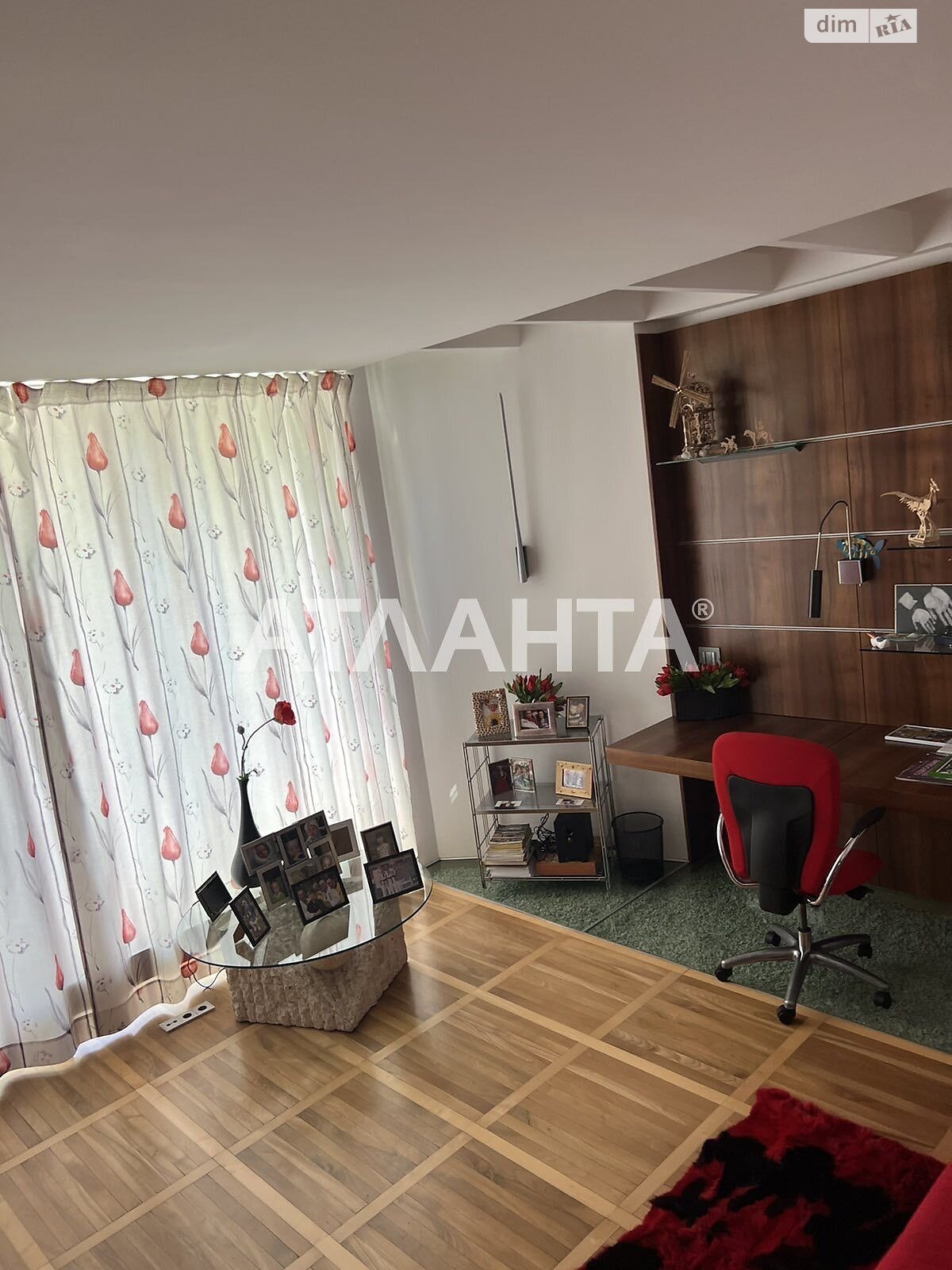трехэтажный дом с гаражом, 620 кв. м, ракушечник (ракушняк). Продажа в Одессе район Киевский фото 1 трехэтажный дом с гаражом, 620 кв. м, ракушечник (ракушняк). Продажа в Одессе район Киевский фото 1