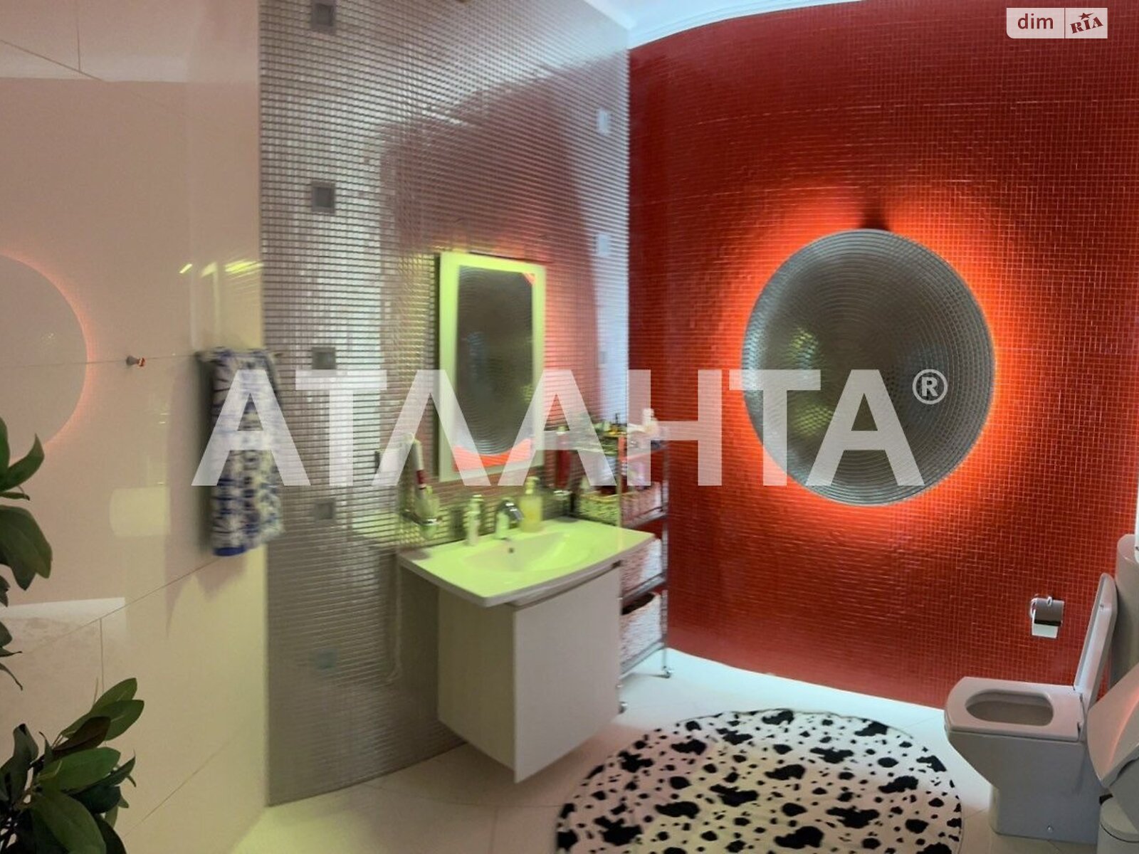трехэтажный дом с гаражом, 620 кв. м, ракушечник (ракушняк). Продажа в Одессе район Киевский фото 1 трехэтажный дом с гаражом, 620 кв. м, ракушечник (ракушняк). Продажа в Одессе район Киевский фото 1