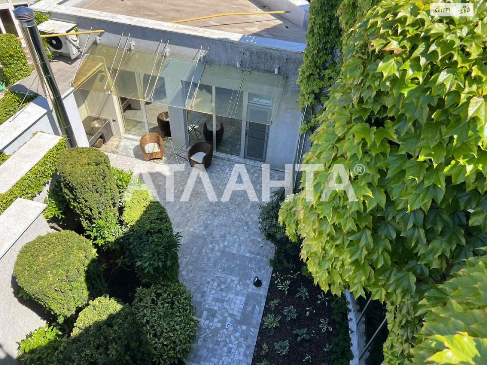 трехэтажный дом с гаражом, 620 кв. м, ракушечник (ракушняк). Продажа в Одессе район Киевский фото 1 трехэтажный дом с гаражом, 620 кв. м, ракушечник (ракушняк). Продажа в Одессе район Киевский фото 1
