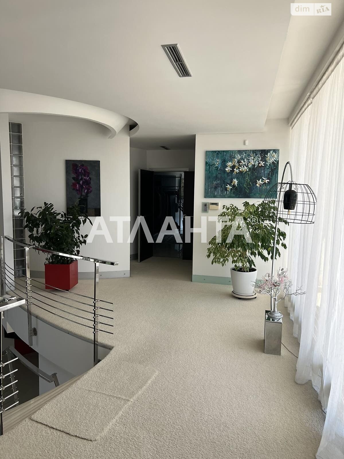 трехэтажный дом с гаражом, 620 кв. м, ракушечник (ракушняк). Продажа в Одессе район Киевский фото 1 трехэтажный дом с гаражом, 620 кв. м, ракушечник (ракушняк). Продажа в Одессе район Киевский фото 1