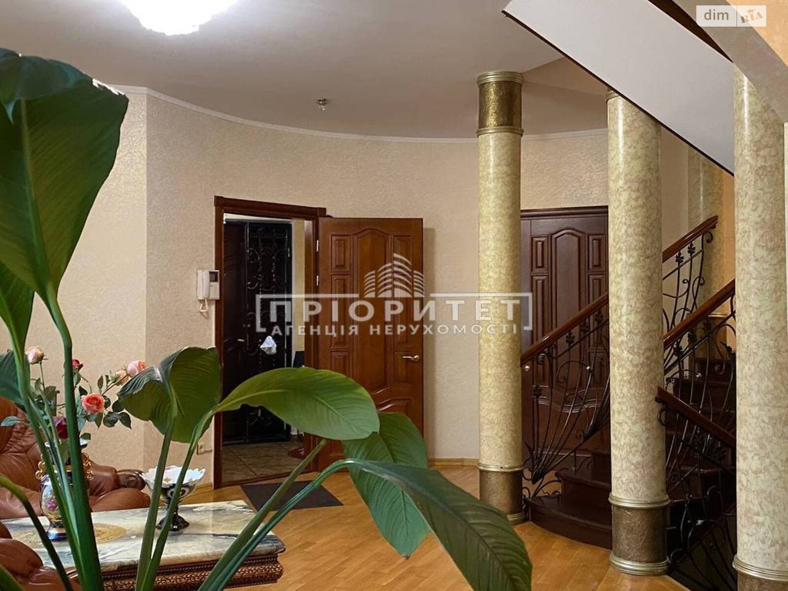 трехэтажный дом, 396 кв. м, ракушняк. Продажа в Одессе район Киевский фото 1