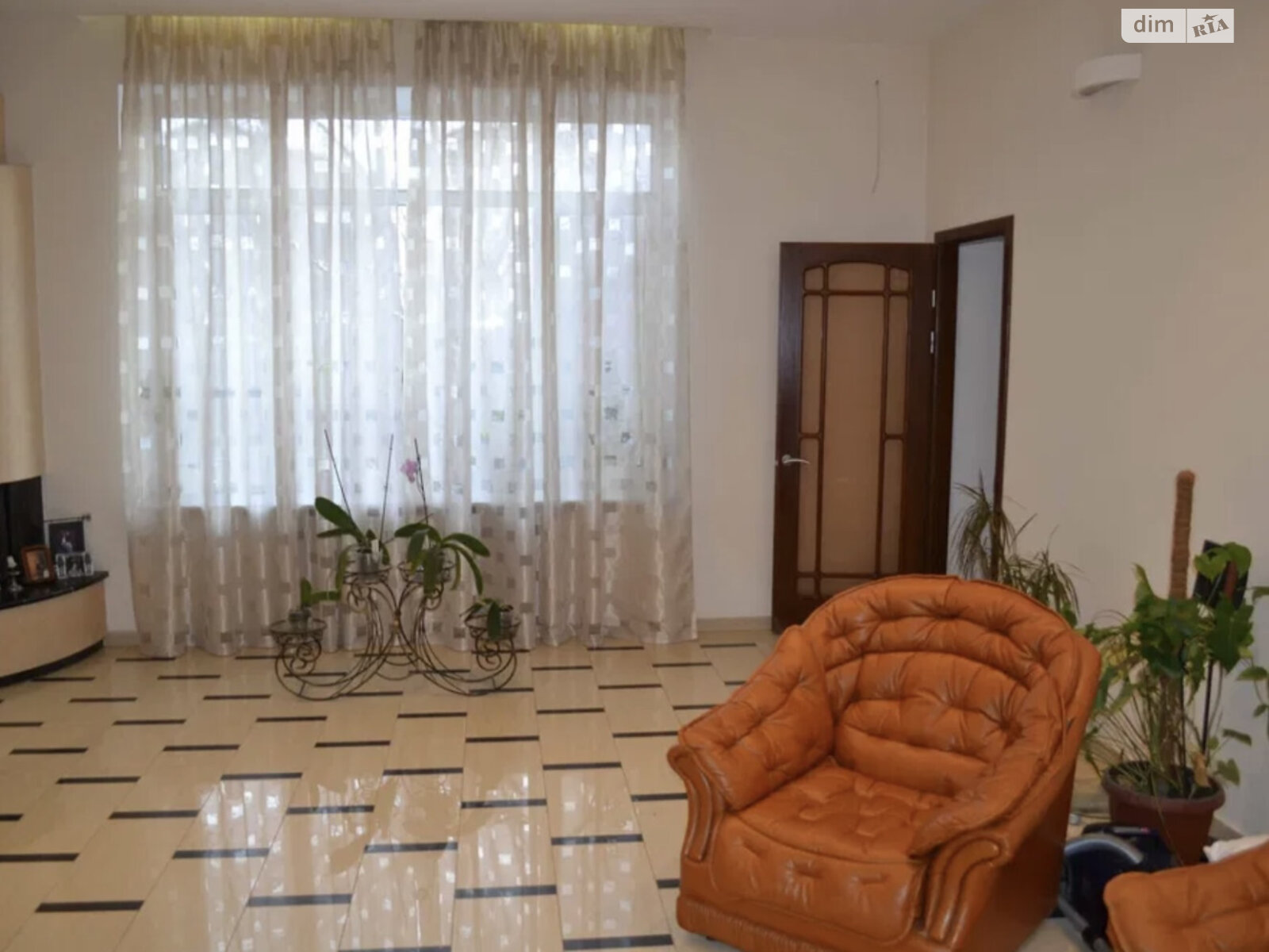 трехэтажный дом, 467 кв. м, ракушечник (ракушняк). Продажа в Одессе район Киевский фото 1 трехэтажный дом, 467 кв. м, ракушечник (ракушняк). Продажа в Одессе район Киевский фото 1