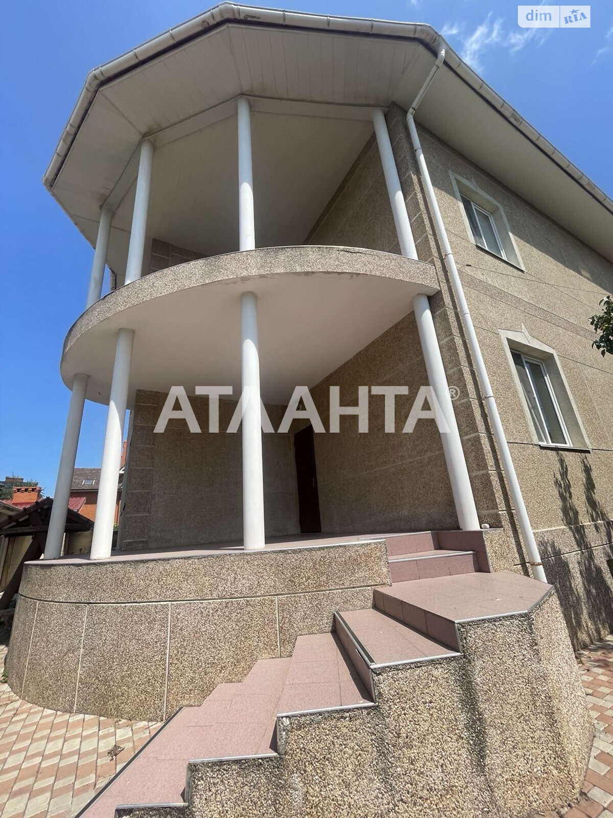 трехэтажный дом, 460 кв. м, ракушечник (ракушняк). Продажа в Одессе район Киевский фото 1 трехэтажный дом, 460 кв. м, ракушечник (ракушняк). Продажа в Одессе район Киевский фото 1