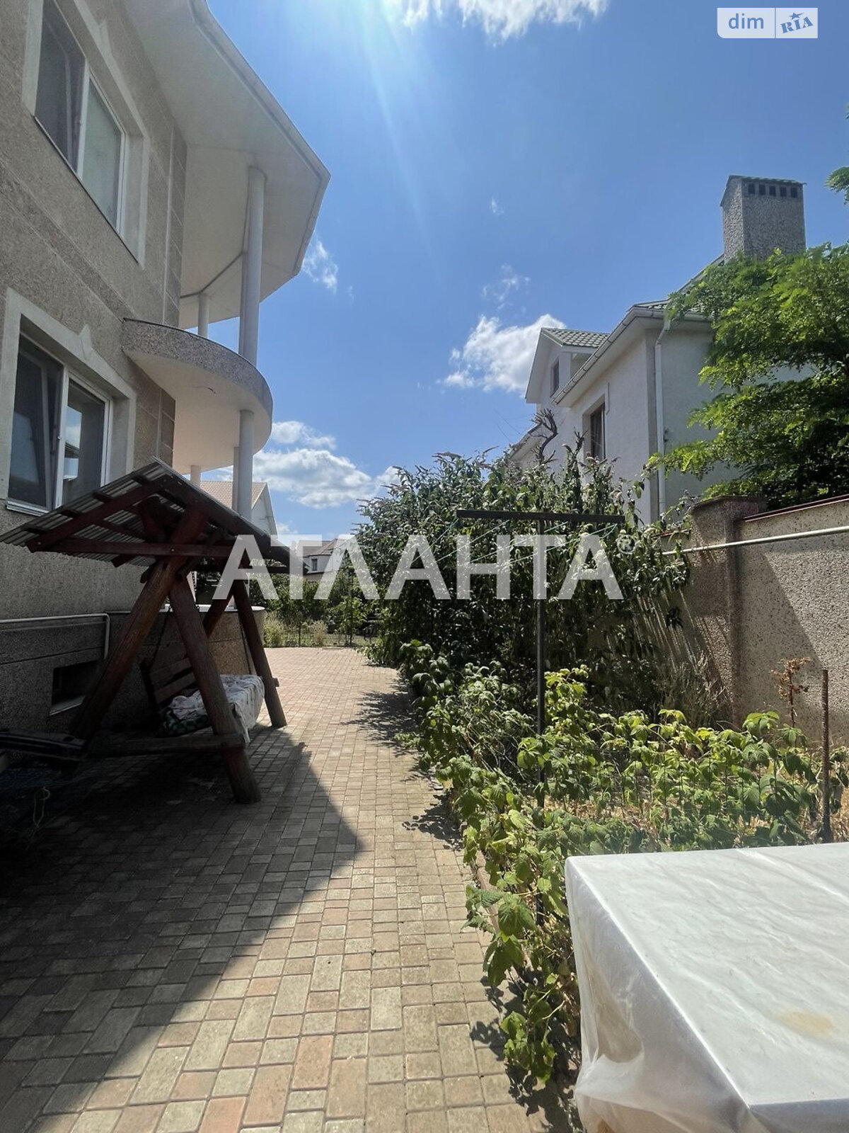 трехэтажный дом, 460 кв. м, ракушечник (ракушняк). Продажа в Одессе район Киевский фото 1 трехэтажный дом, 460 кв. м, ракушечник (ракушняк). Продажа в Одессе район Киевский фото 1