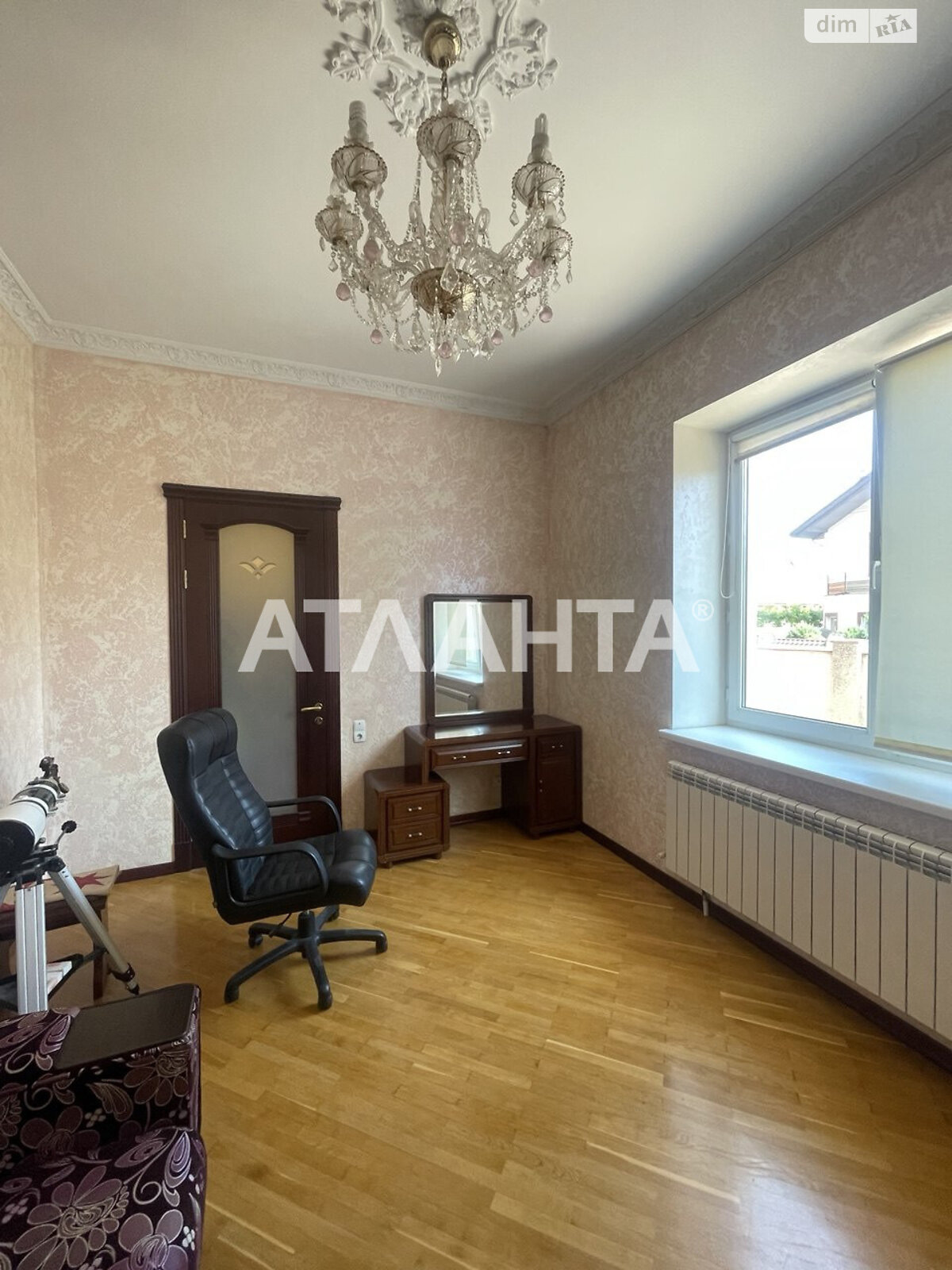 трехэтажный дом, 460 кв. м, ракушечник (ракушняк). Продажа в Одессе район Киевский фото 1 трехэтажный дом, 460 кв. м, ракушечник (ракушняк). Продажа в Одессе район Киевский фото 1