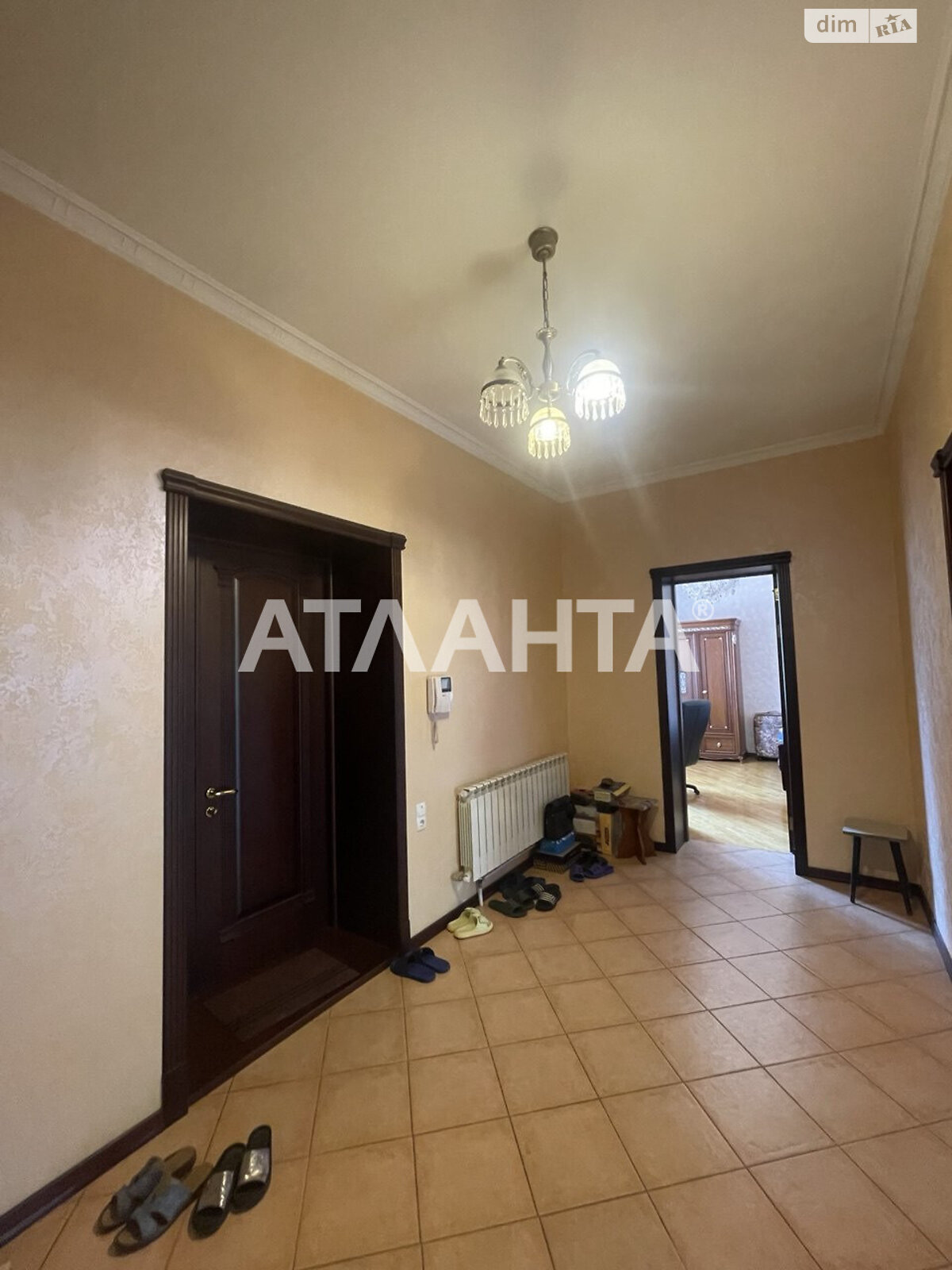 трехэтажный дом, 460 кв. м, ракушечник (ракушняк). Продажа в Одессе район Киевский фото 1 трехэтажный дом, 460 кв. м, ракушечник (ракушняк). Продажа в Одессе район Киевский фото 1