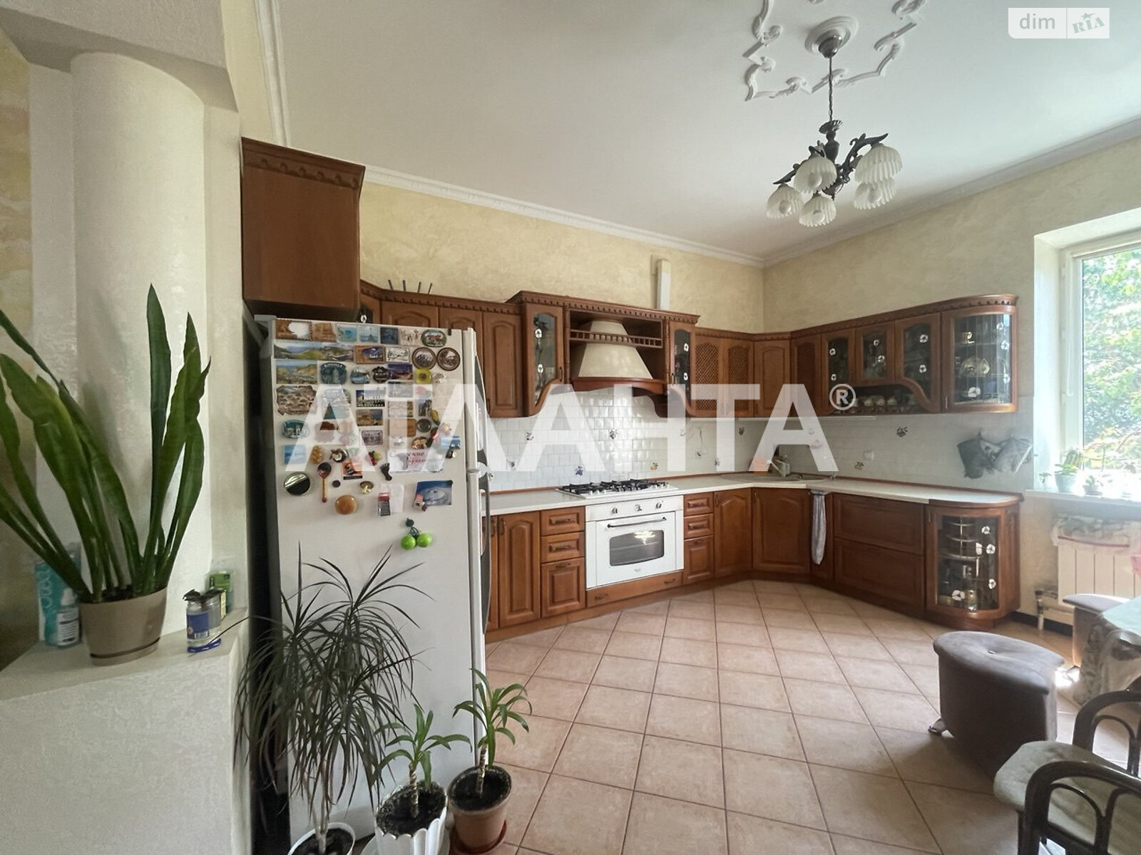 трехэтажный дом, 460 кв. м, ракушечник (ракушняк). Продажа в Одессе район Киевский фото 1 трехэтажный дом, 460 кв. м, ракушечник (ракушняк). Продажа в Одессе район Киевский фото 1