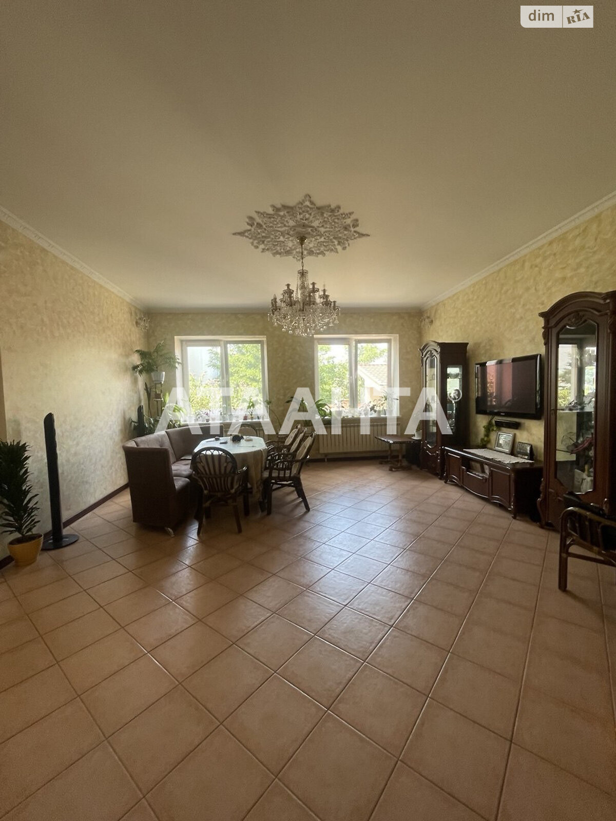 трехэтажный дом, 460 кв. м, ракушечник (ракушняк). Продажа в Одессе район Киевский фото 1 трехэтажный дом, 460 кв. м, ракушечник (ракушняк). Продажа в Одессе район Киевский фото 1