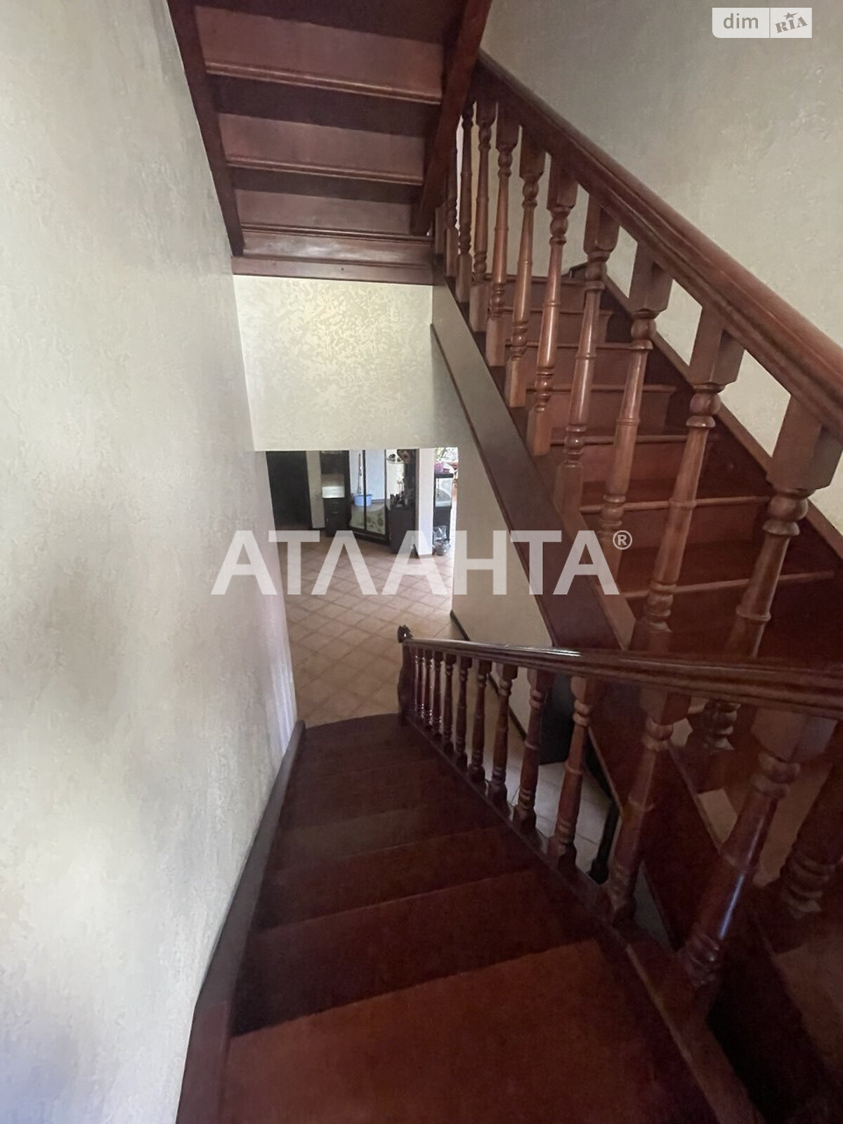 трехэтажный дом, 460 кв. м, ракушечник (ракушняк). Продажа в Одессе район Киевский фото 1 трехэтажный дом, 460 кв. м, ракушечник (ракушняк). Продажа в Одессе район Киевский фото 1