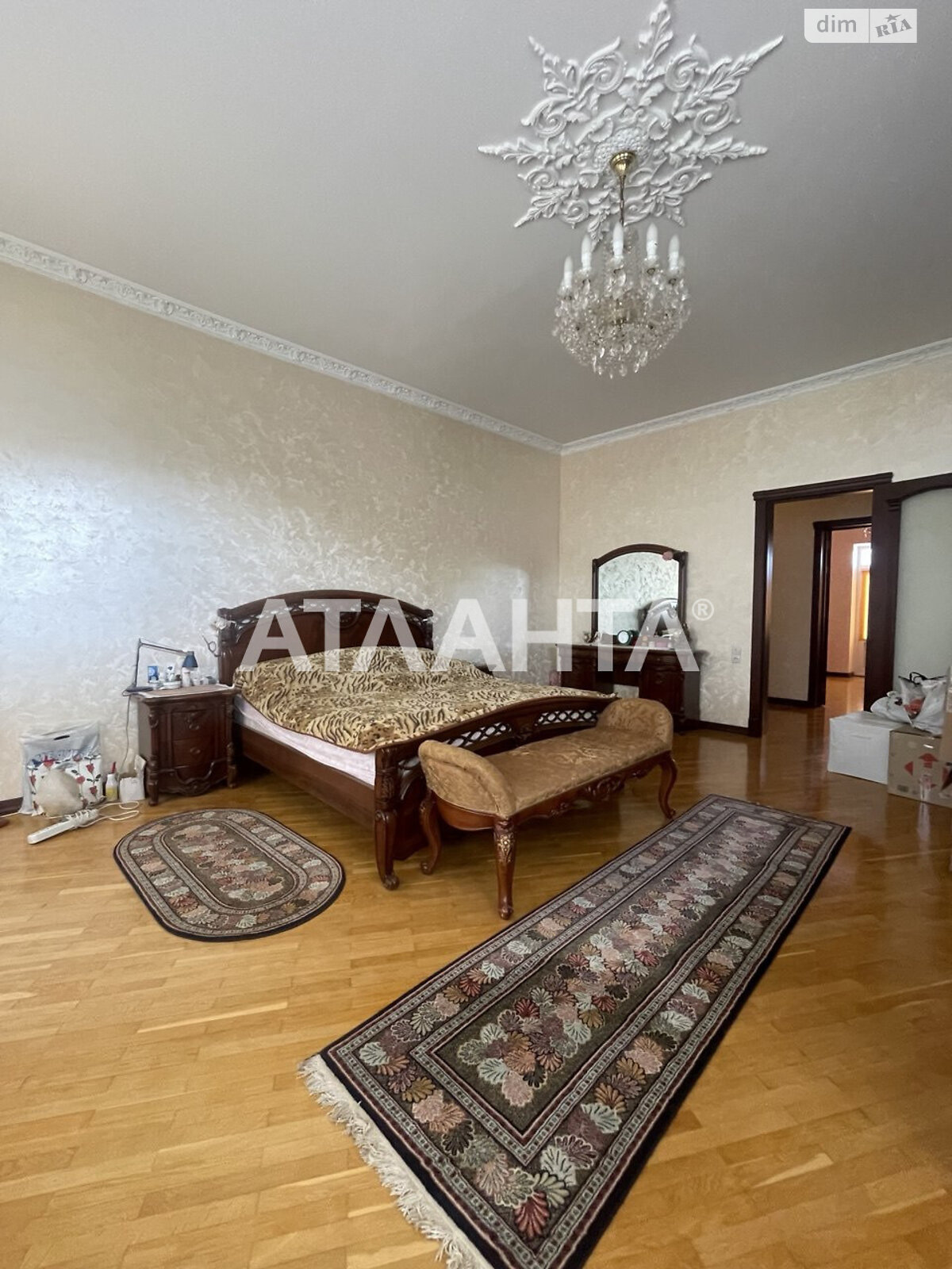 трехэтажный дом, 460 кв. м, ракушечник (ракушняк). Продажа в Одессе район Киевский фото 1 трехэтажный дом, 460 кв. м, ракушечник (ракушняк). Продажа в Одессе район Киевский фото 1