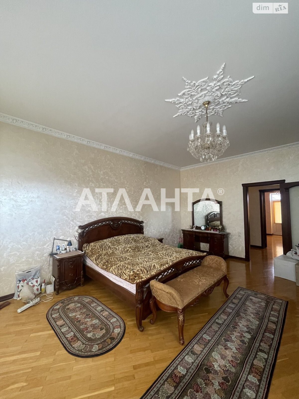 трехэтажный дом, 460 кв. м, ракушечник (ракушняк). Продажа в Одессе район Киевский фото 1 трехэтажный дом, 460 кв. м, ракушечник (ракушняк). Продажа в Одессе район Киевский фото 1
