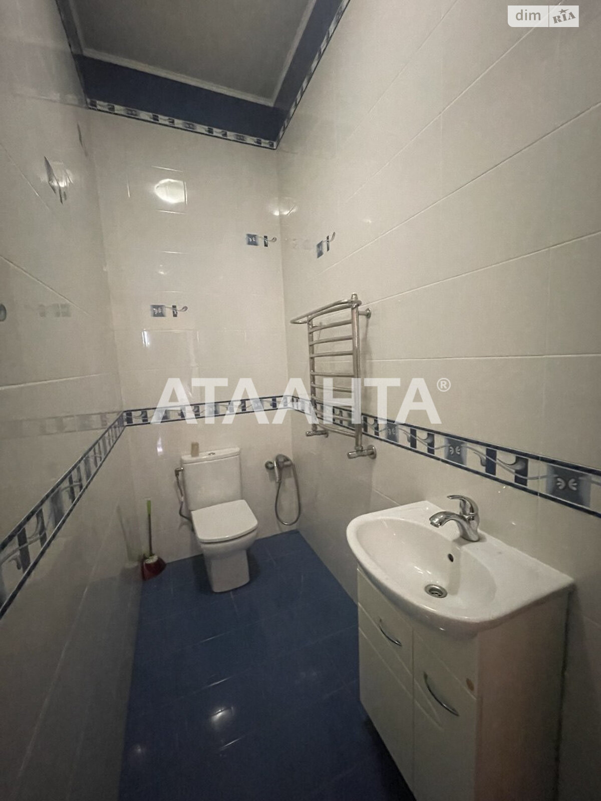 трехэтажный дом, 460 кв. м, ракушечник (ракушняк). Продажа в Одессе район Киевский фото 1 трехэтажный дом, 460 кв. м, ракушечник (ракушняк). Продажа в Одессе район Киевский фото 1