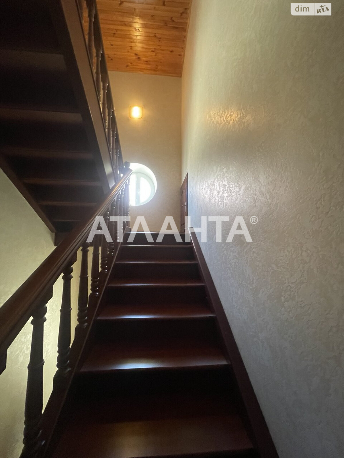 трехэтажный дом, 460 кв. м, ракушечник (ракушняк). Продажа в Одессе район Киевский фото 1 трехэтажный дом, 460 кв. м, ракушечник (ракушняк). Продажа в Одессе район Киевский фото 1