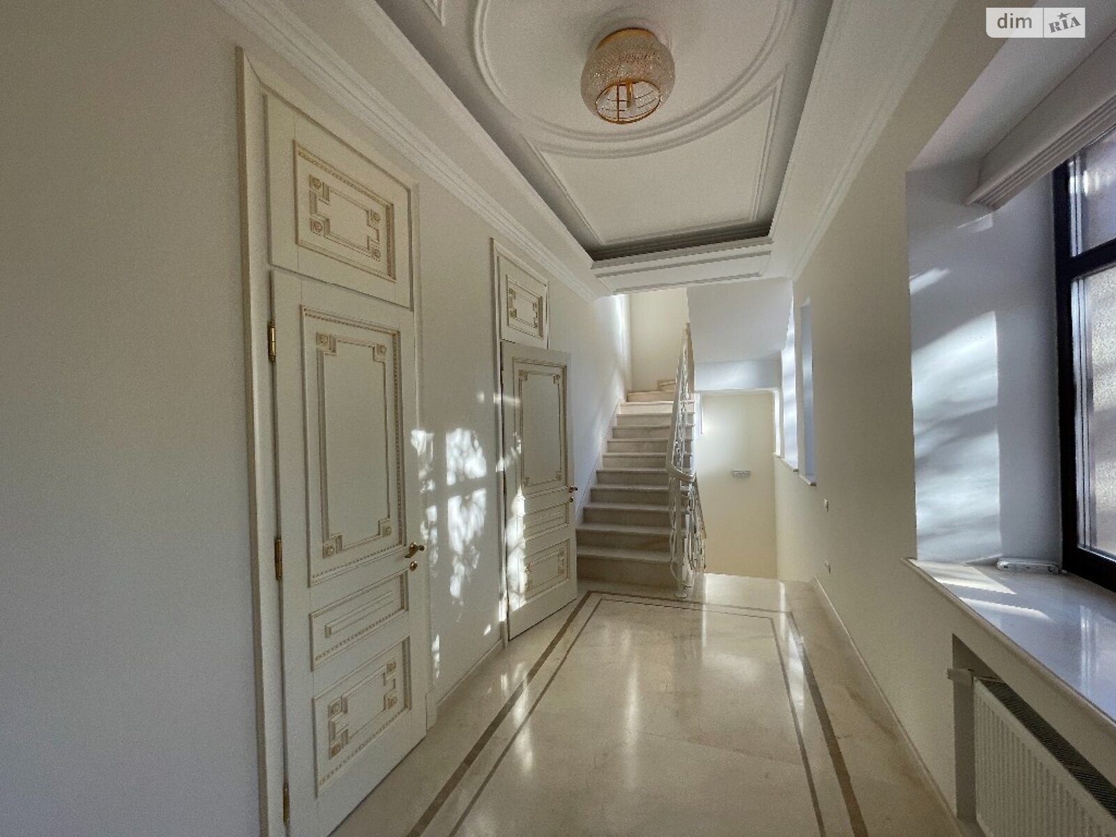 трехэтажный дом веранда, 443.3 кв. м, кирпич. Продажа в Одессе район Киевский фото 1