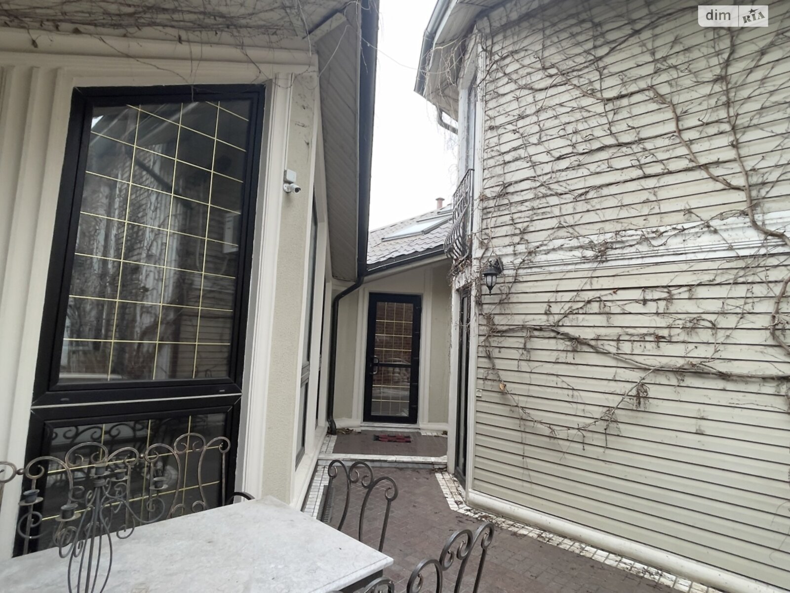 двоповерховий будинок з гаражем, 365 кв. м, інкерманський камінь. Продаж в Одесі, район Київський фото 1 двоповерховий будинок з гаражем, 365 кв. м, інкерманський камінь. Продаж в Одесі, район Київський фото 1