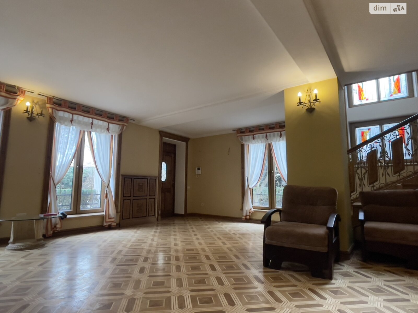 двоповерховий будинок з гаражем, 365 кв. м, інкерманський камінь. Продаж в Одесі, район Київський фото 1 двоповерховий будинок з гаражем, 365 кв. м, інкерманський камінь. Продаж в Одесі, район Київський фото 1