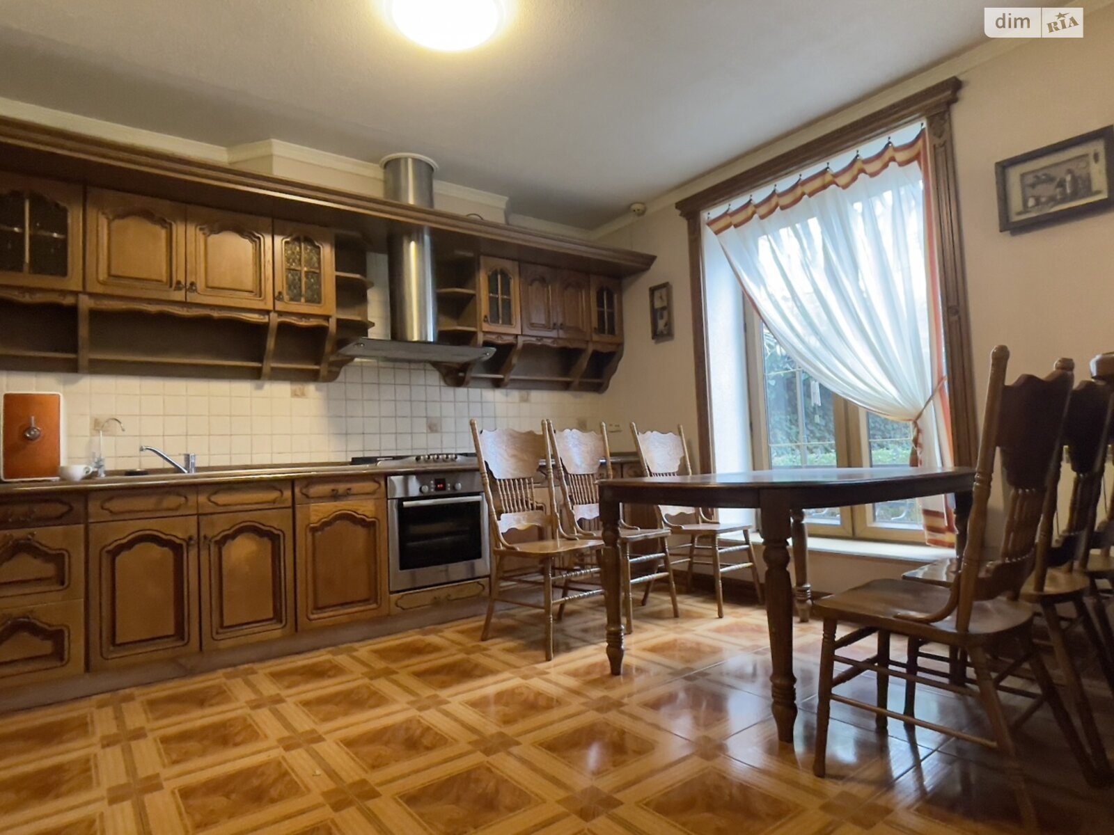 двоповерховий будинок з гаражем, 365 кв. м, інкерманський камінь. Продаж в Одесі, район Київський фото 1 двоповерховий будинок з гаражем, 365 кв. м, інкерманський камінь. Продаж в Одесі, район Київський фото 1