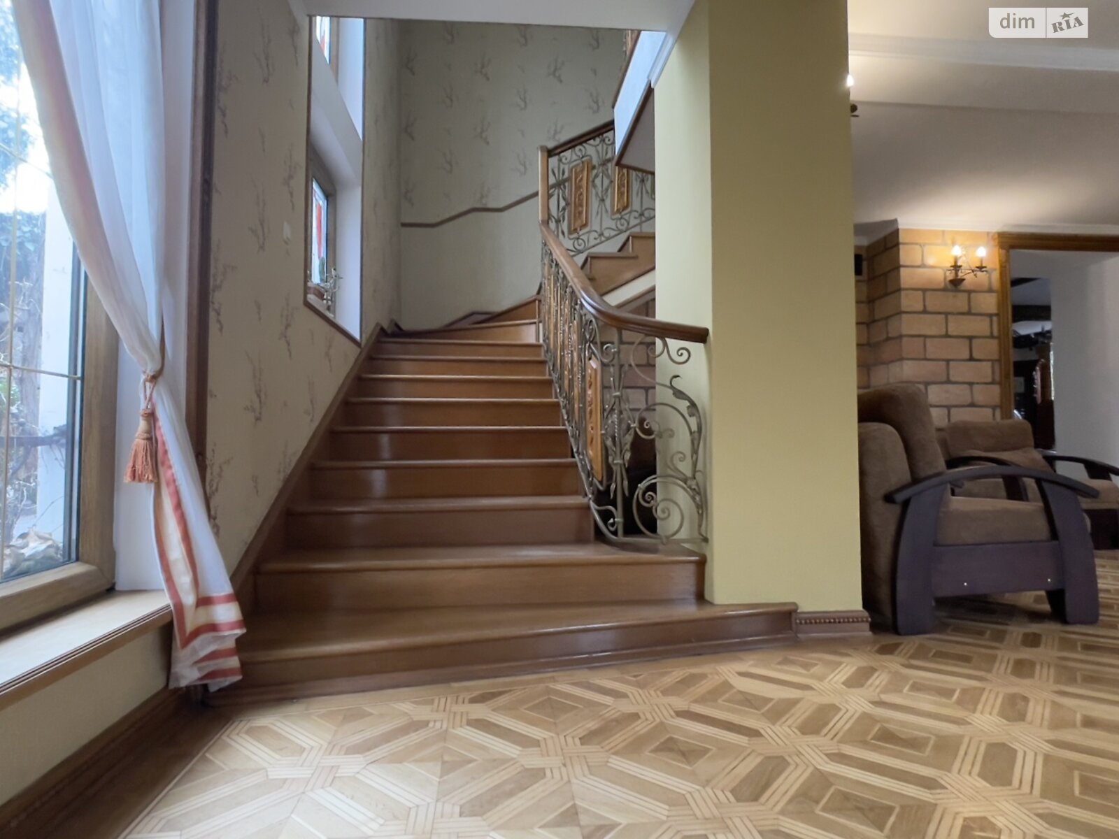 двоповерховий будинок з гаражем, 365 кв. м, інкерманський камінь. Продаж в Одесі, район Київський фото 1 двоповерховий будинок з гаражем, 365 кв. м, інкерманський камінь. Продаж в Одесі, район Київський фото 1