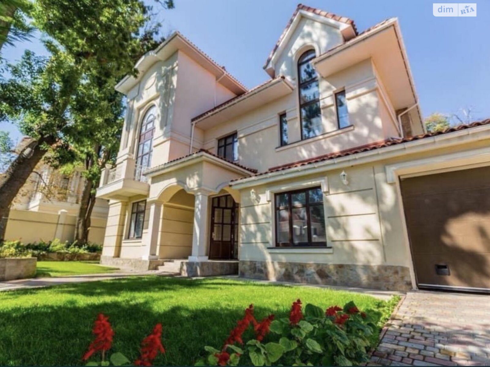 трехэтажный дом, 444 кв. м, кирпич. Продажа в Одессе район Киевский фото 1 трехэтажный дом, 444 кв. м, кирпич. Продажа в Одессе район Киевский фото 1
