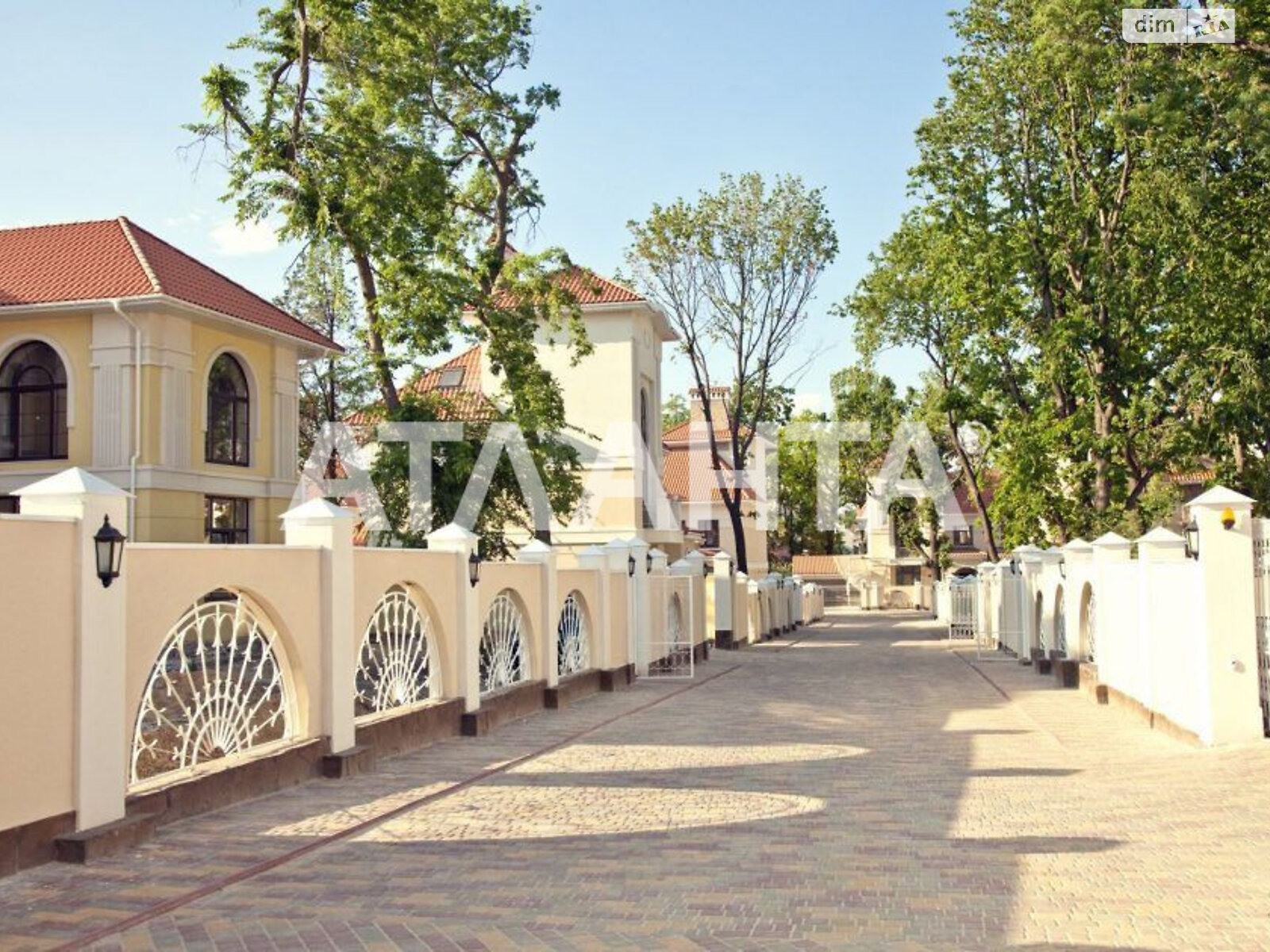 трехэтажный дом, 445 кв. м, кирпич. Продажа в Одессе район Киевский фото 1 трехэтажный дом, 445 кв. м, кирпич. Продажа в Одессе район Киевский фото 1