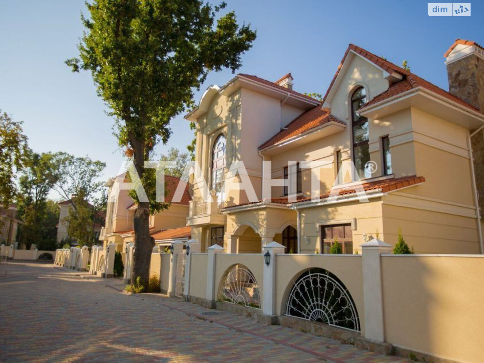 трехэтажный дом, 445 кв. м, кирпич. Продажа в Одессе район Киевский фото 1 трехэтажный дом, 445 кв. м, кирпич. Продажа в Одессе район Киевский фото 1