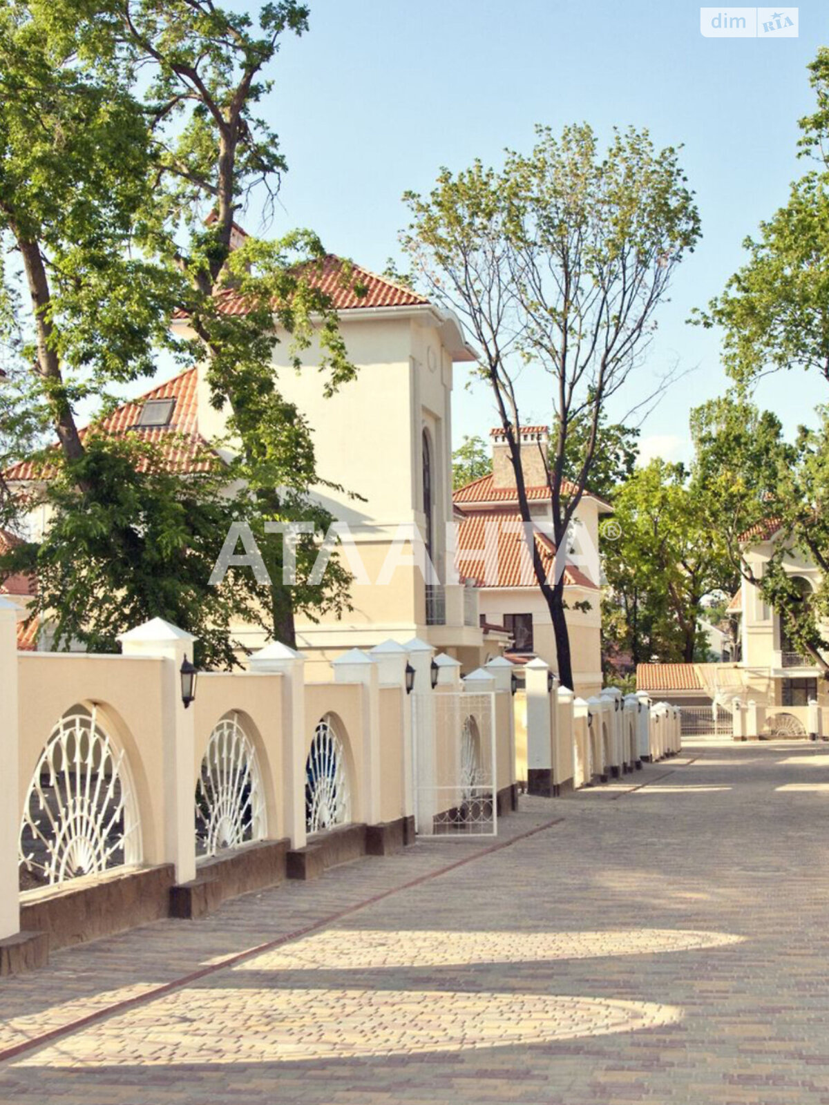 трехэтажный дом, 445 кв. м, кирпич. Продажа в Одессе район Киевский фото 1 трехэтажный дом, 445 кв. м, кирпич. Продажа в Одессе район Киевский фото 1