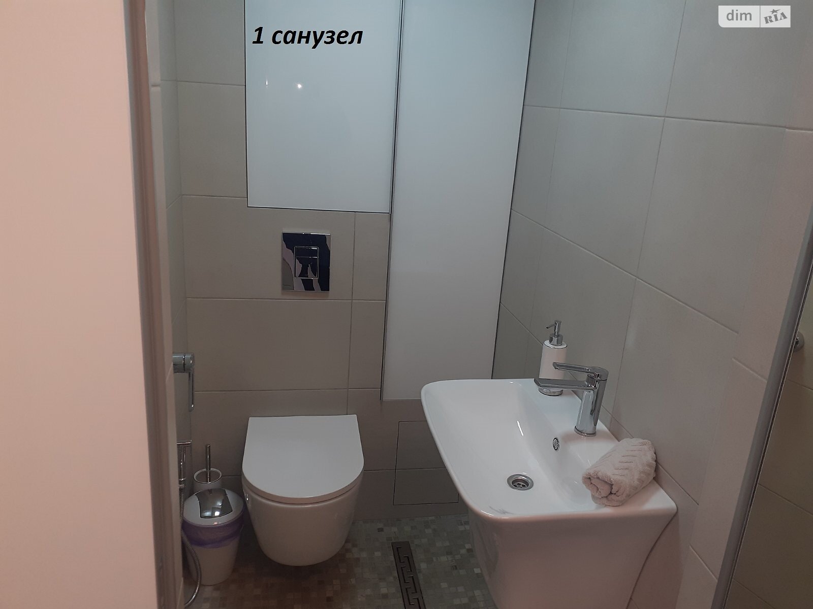 триповерховий будинок з гаражем, 480 кв. м, цегла. Продаж в Одесі, район Київський фото 1 триповерховий будинок з гаражем, 480 кв. м, цегла. Продаж в Одесі, район Київський фото 1