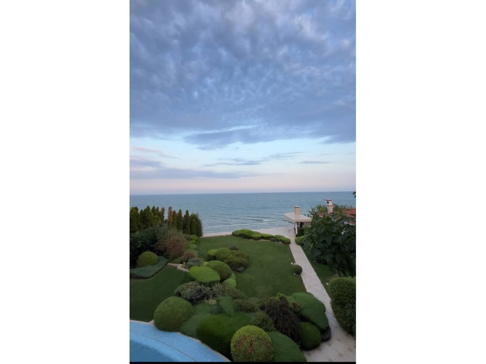 трехэтажный дом, 630 кв. м, кирпич. Продажа в Одессе район Киевский фото 1 трехэтажный дом, 630 кв. м, кирпич. Продажа в Одессе район Киевский фото 1