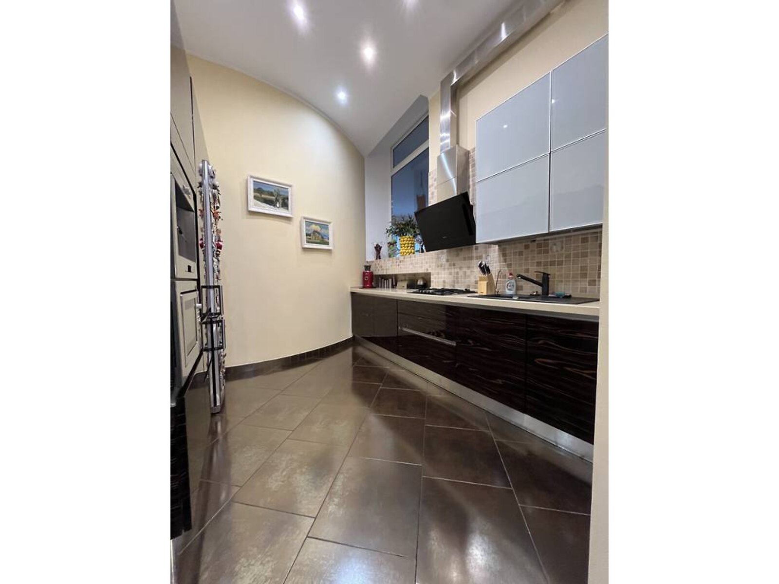 трехэтажный дом, 630 кв. м, кирпич. Продажа в Одессе район Киевский фото 1 трехэтажный дом, 630 кв. м, кирпич. Продажа в Одессе район Киевский фото 1