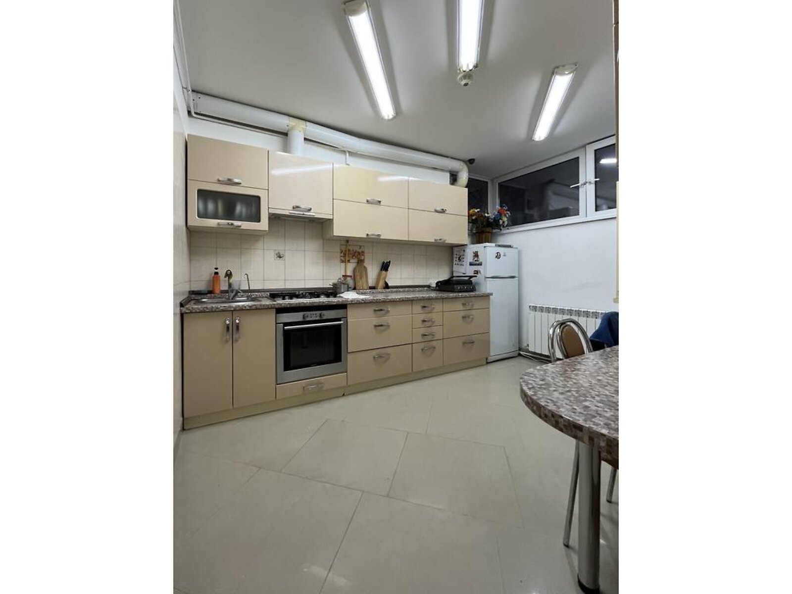 трехэтажный дом, 630 кв. м, кирпич. Продажа в Одессе район Киевский фото 1 трехэтажный дом, 630 кв. м, кирпич. Продажа в Одессе район Киевский фото 1