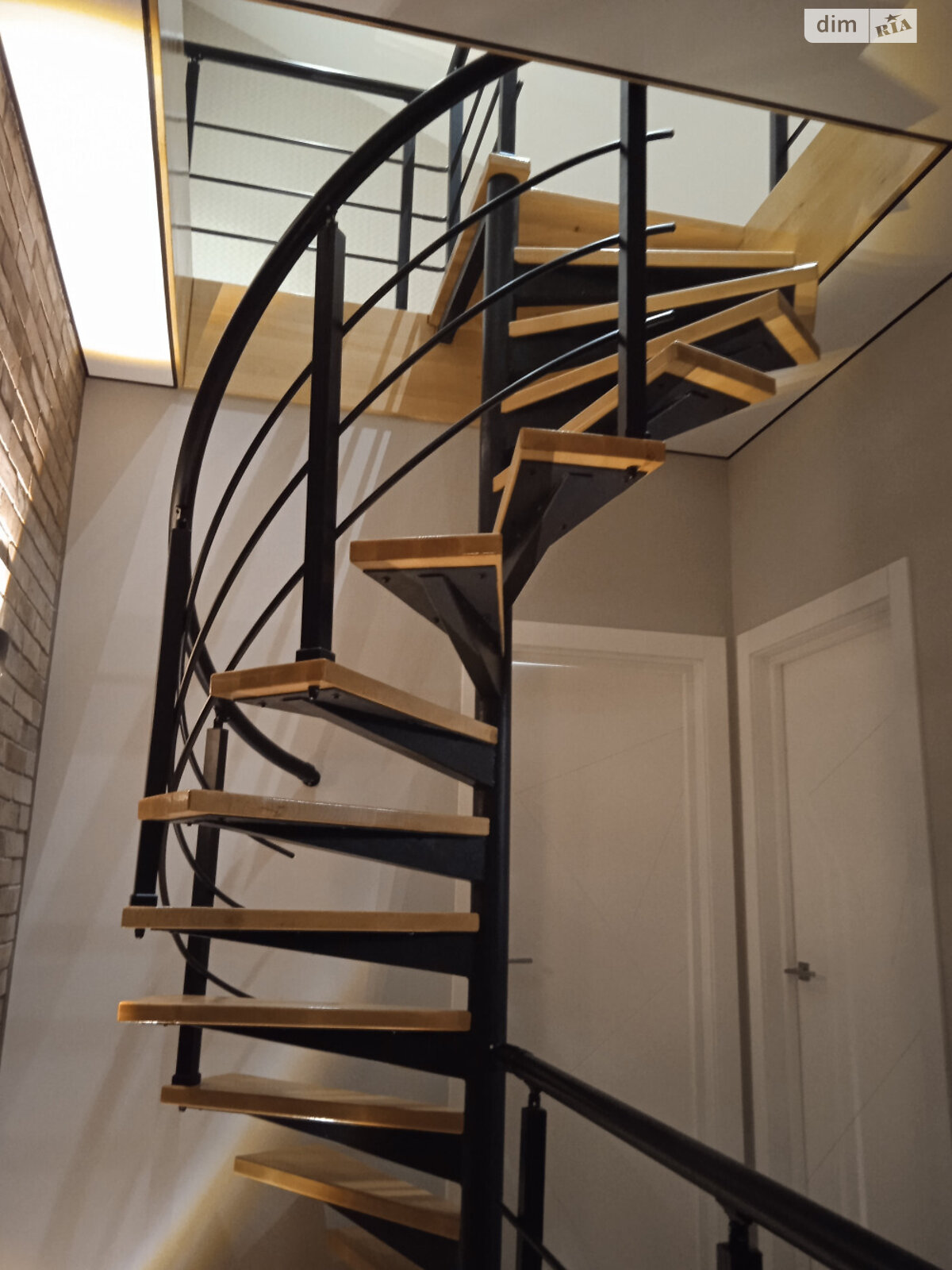 трехэтажный дом, 93 кв. м, газобетон. Продажа в Одессе район Киевский фото 1 трехэтажный дом, 93 кв. м, газобетон. Продажа в Одессе район Киевский фото 1