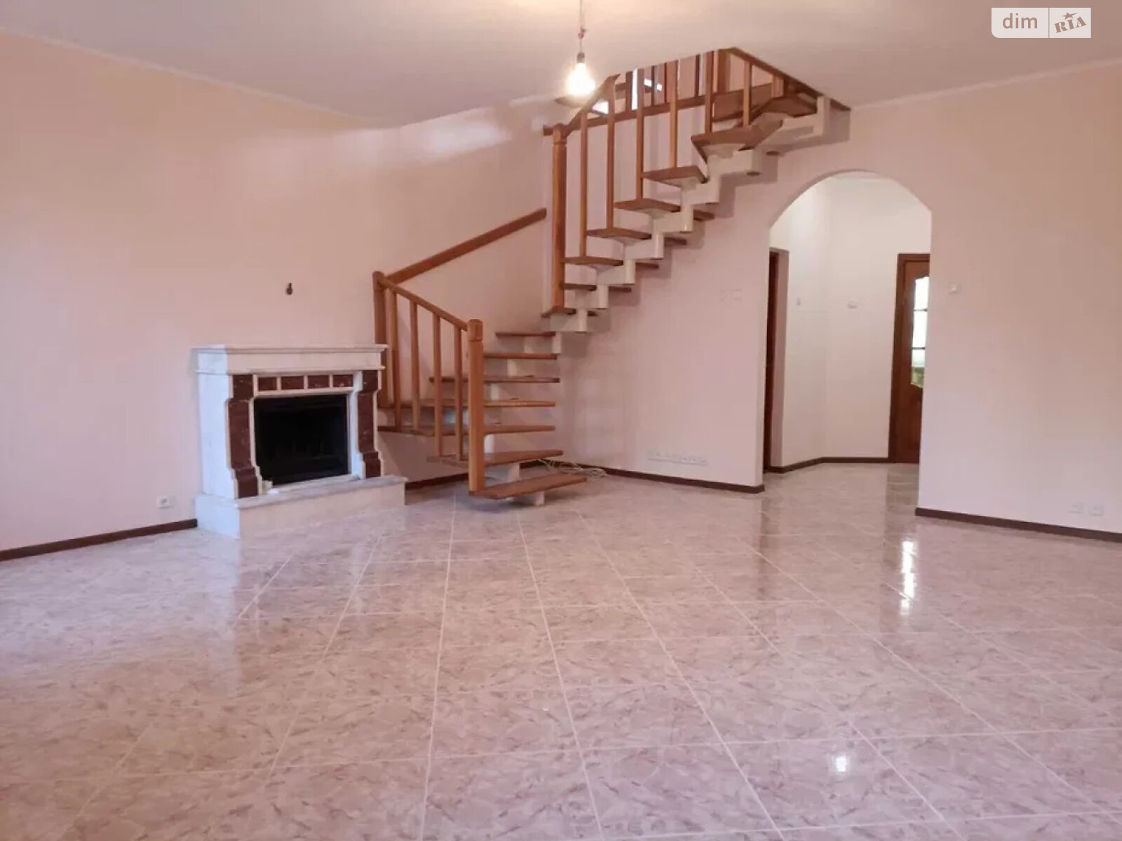 трехэтажный дом, 336 кв. м, кирпич. Продажа в Одессе район Киевский фото 1 трехэтажный дом, 336 кв. м, кирпич. Продажа в Одессе район Киевский фото 1