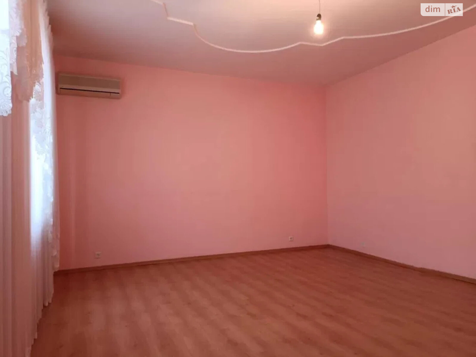 трехэтажный дом, 336 кв. м, кирпич. Продажа в Одессе район Киевский фото 1 трехэтажный дом, 336 кв. м, кирпич. Продажа в Одессе район Киевский фото 1