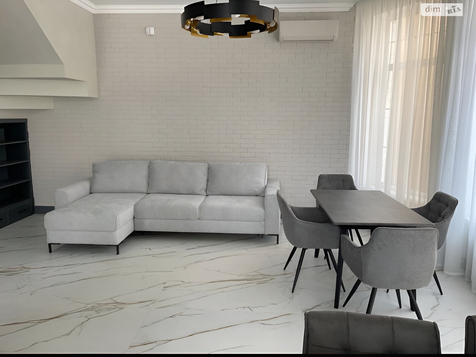 триповерховий будинок з верандою, 233 кв. м, цегла. Продаж в Одесі, район Київський фото 1 триповерховий будинок з верандою, 233 кв. м, цегла. Продаж в Одесі, район Київський фото 1