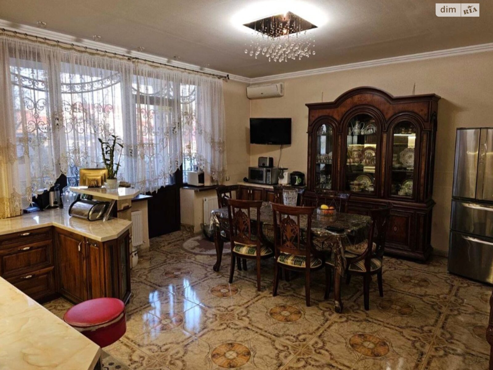 трехэтажный дом с мебелью, 400 кв. м, кирпич. Продажа в Одессе район Киевский фото 1 трехэтажный дом с мебелью, 400 кв. м, кирпич. Продажа в Одессе район Киевский фото 1