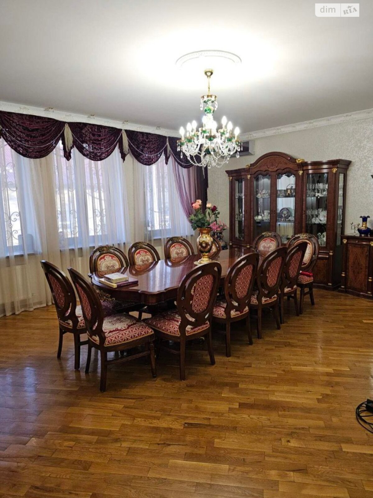 трехэтажный дом с мебелью, 400 кв. м, кирпич. Продажа в Одессе район Киевский фото 1 трехэтажный дом с мебелью, 400 кв. м, кирпич. Продажа в Одессе район Киевский фото 1