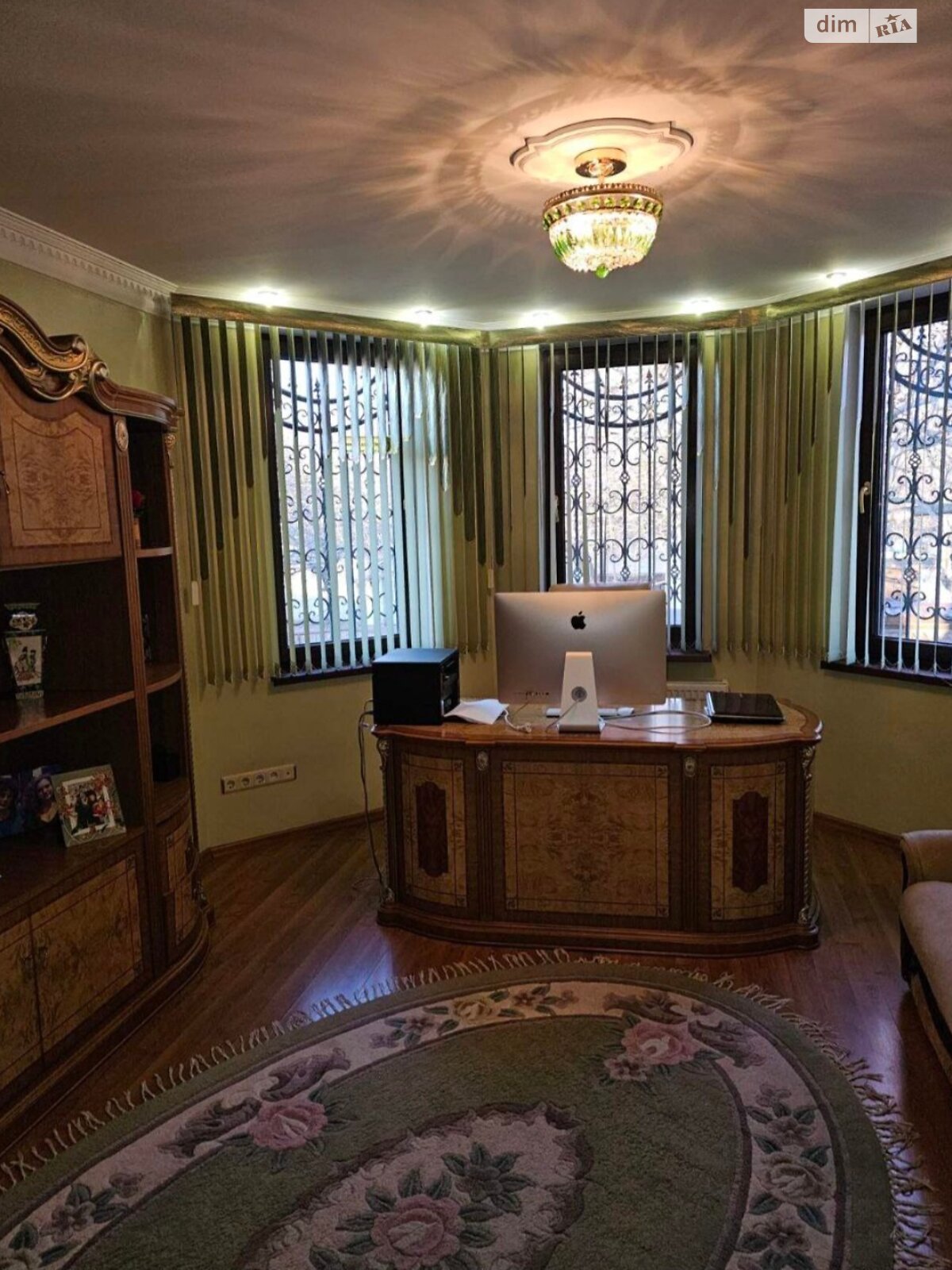 трехэтажный дом с мебелью, 400 кв. м, кирпич. Продажа в Одессе район Киевский фото 1 трехэтажный дом с мебелью, 400 кв. м, кирпич. Продажа в Одессе район Киевский фото 1