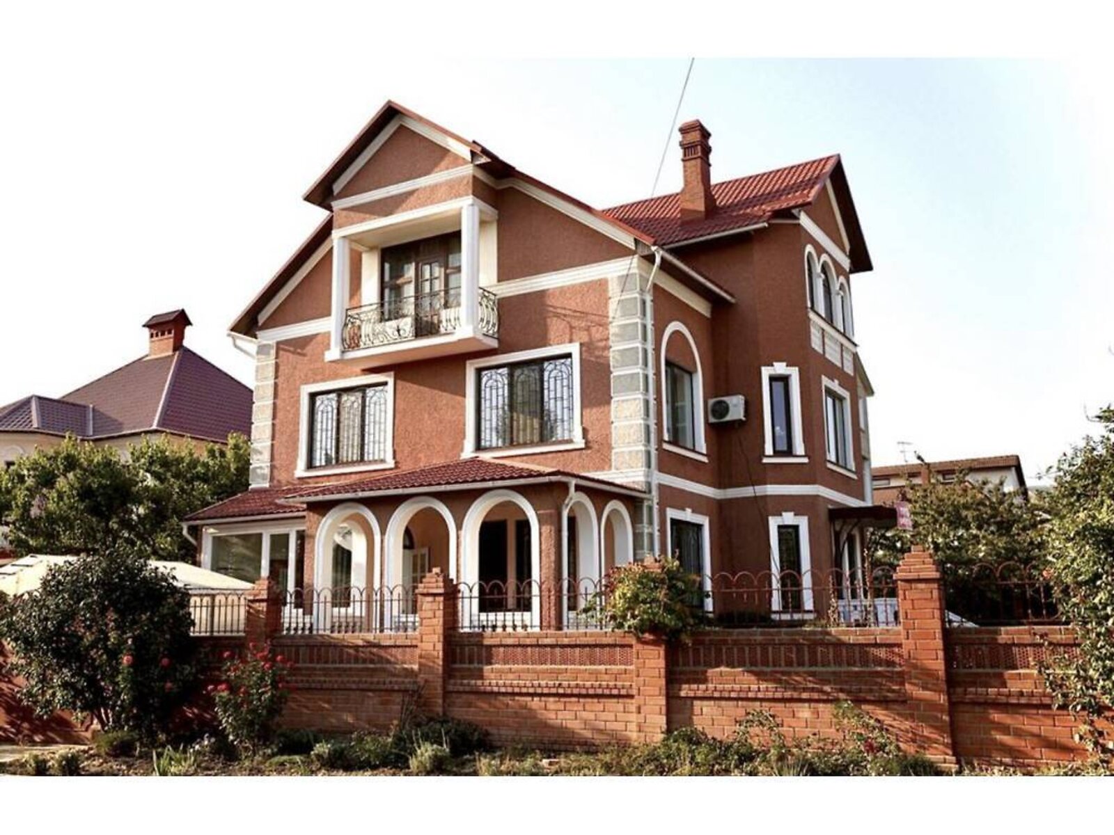 трехэтажный дом, 300 кв. м, ракушечник (ракушняк). Продажа в Одессе район Киевский фото 1