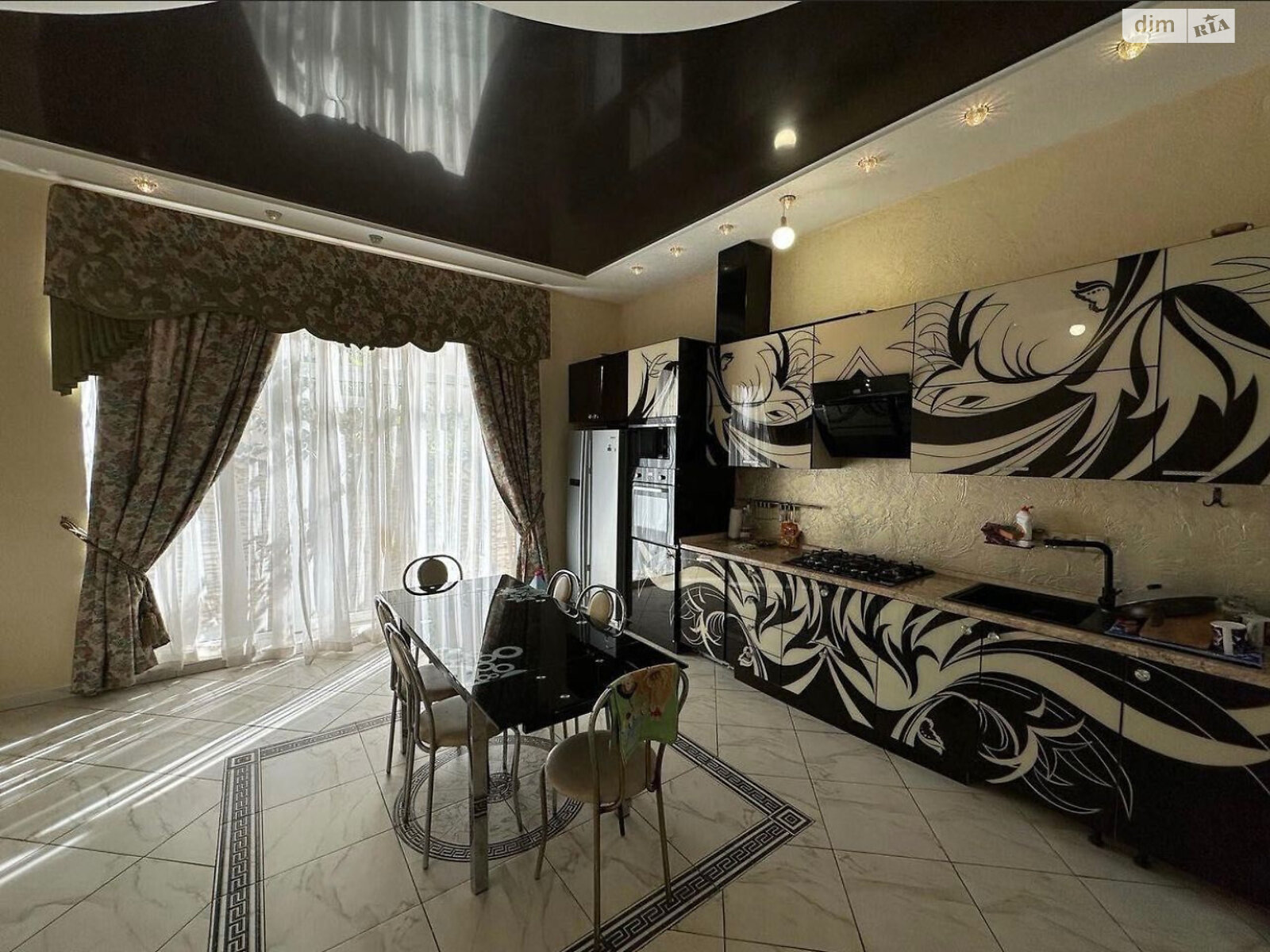 трехэтажный дом, 300 кв. м, газобетон. Продажа в Одессе район Киевский фото 1 трехэтажный дом, 300 кв. м, газобетон. Продажа в Одессе район Киевский фото 1