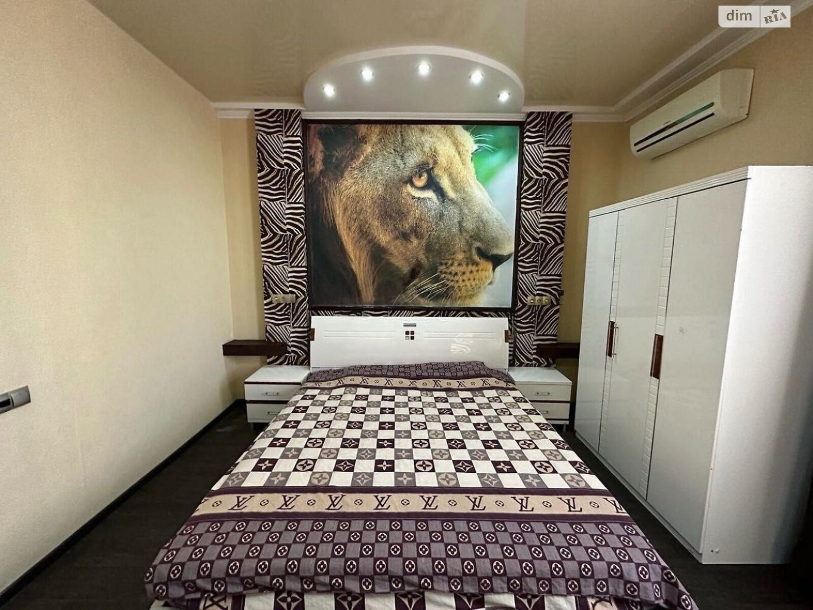 трехэтажный дом, 300 кв. м, газобетон. Продажа в Одессе район Киевский фото 1 трехэтажный дом, 300 кв. м, газобетон. Продажа в Одессе район Киевский фото 1