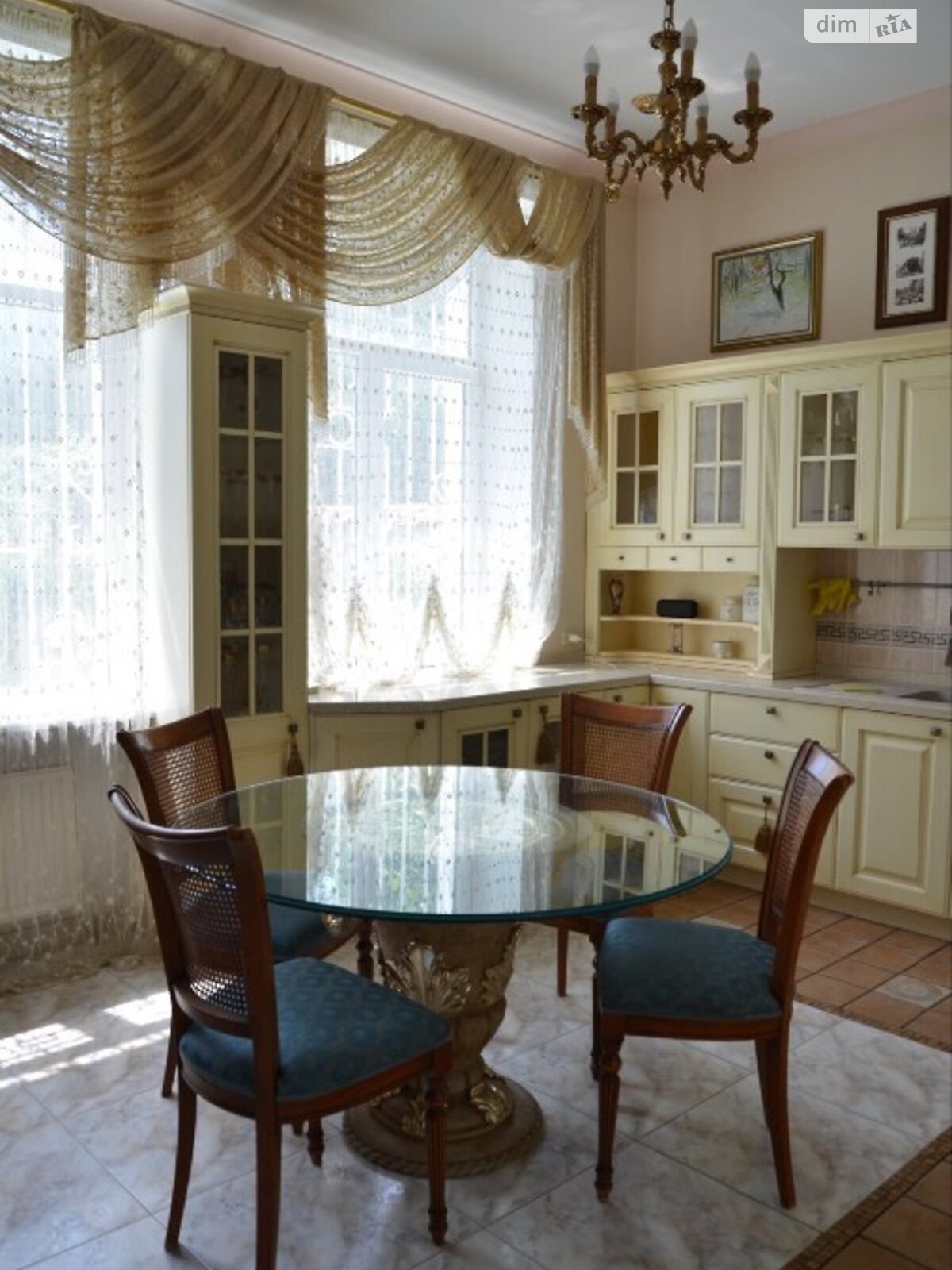 трехэтажный дом с ремонтом, 470 кв. м, кирпич. Продажа в Одессе район Киевский фото 1