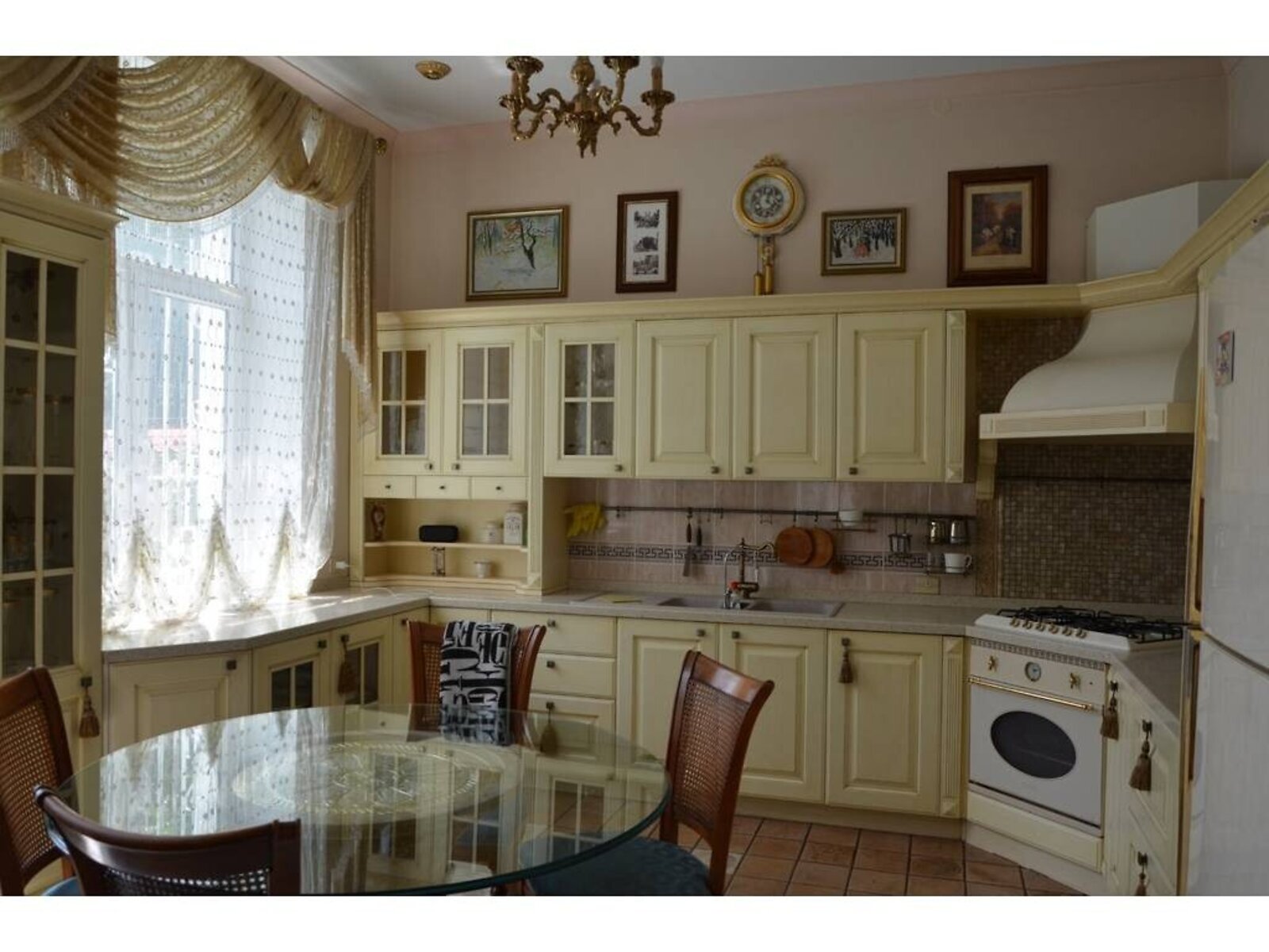 трехэтажный дом с верандой, 470 кв. м, кирпич. Продажа в Одессе район Киевский фото 1 трехэтажный дом с верандой, 470 кв. м, кирпич. Продажа в Одессе район Киевский фото 1