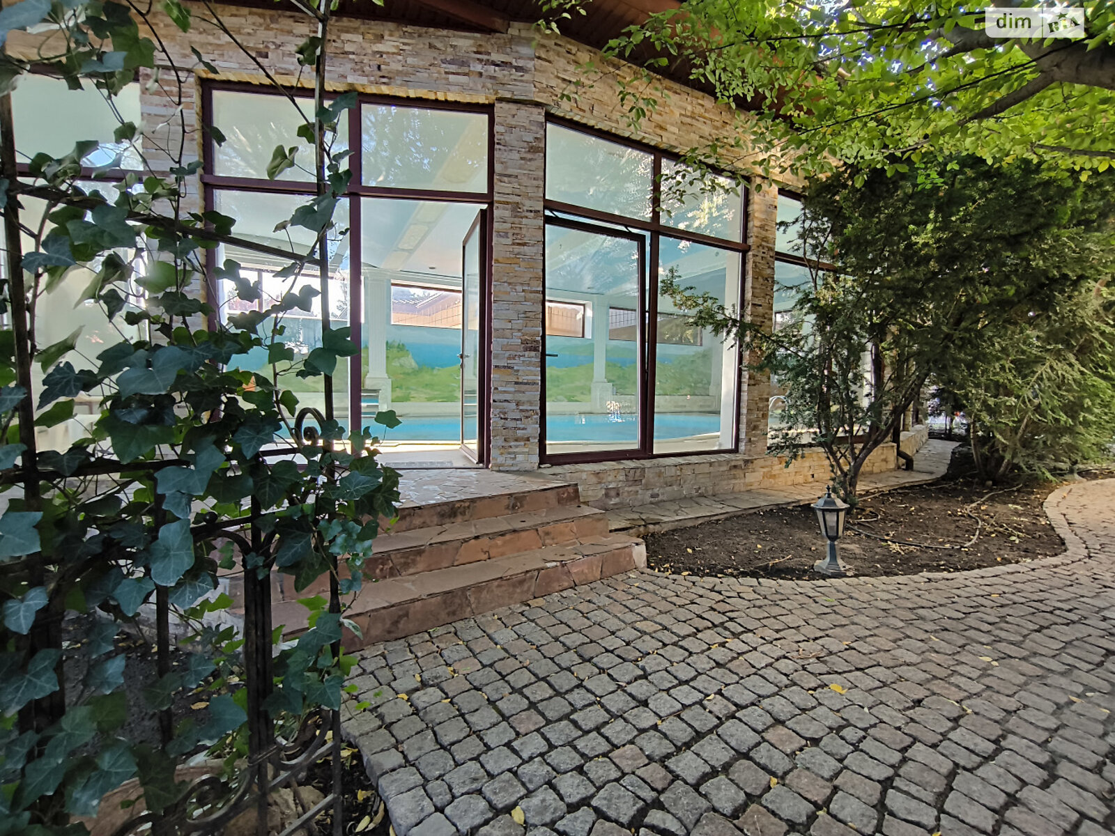 трехэтажный дом, 392 кв. м, кирпич. Продажа в Одессе район Киевский фото 1 трехэтажный дом, 392 кв. м, кирпич. Продажа в Одессе район Киевский фото 1