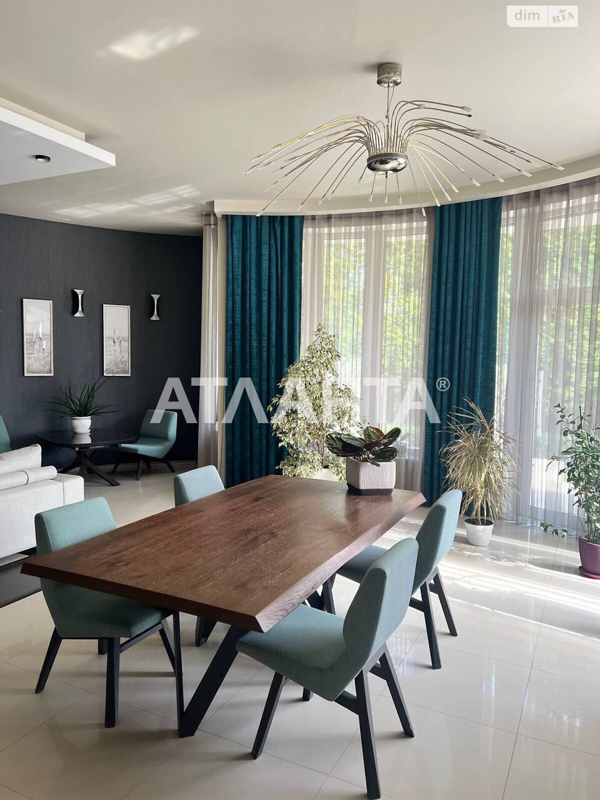 трехэтажный дом, 380 кв. м, газобетон. Продажа в Одессе район Киевский фото 1 трехэтажный дом, 380 кв. м, газобетон. Продажа в Одессе район Киевский фото 1