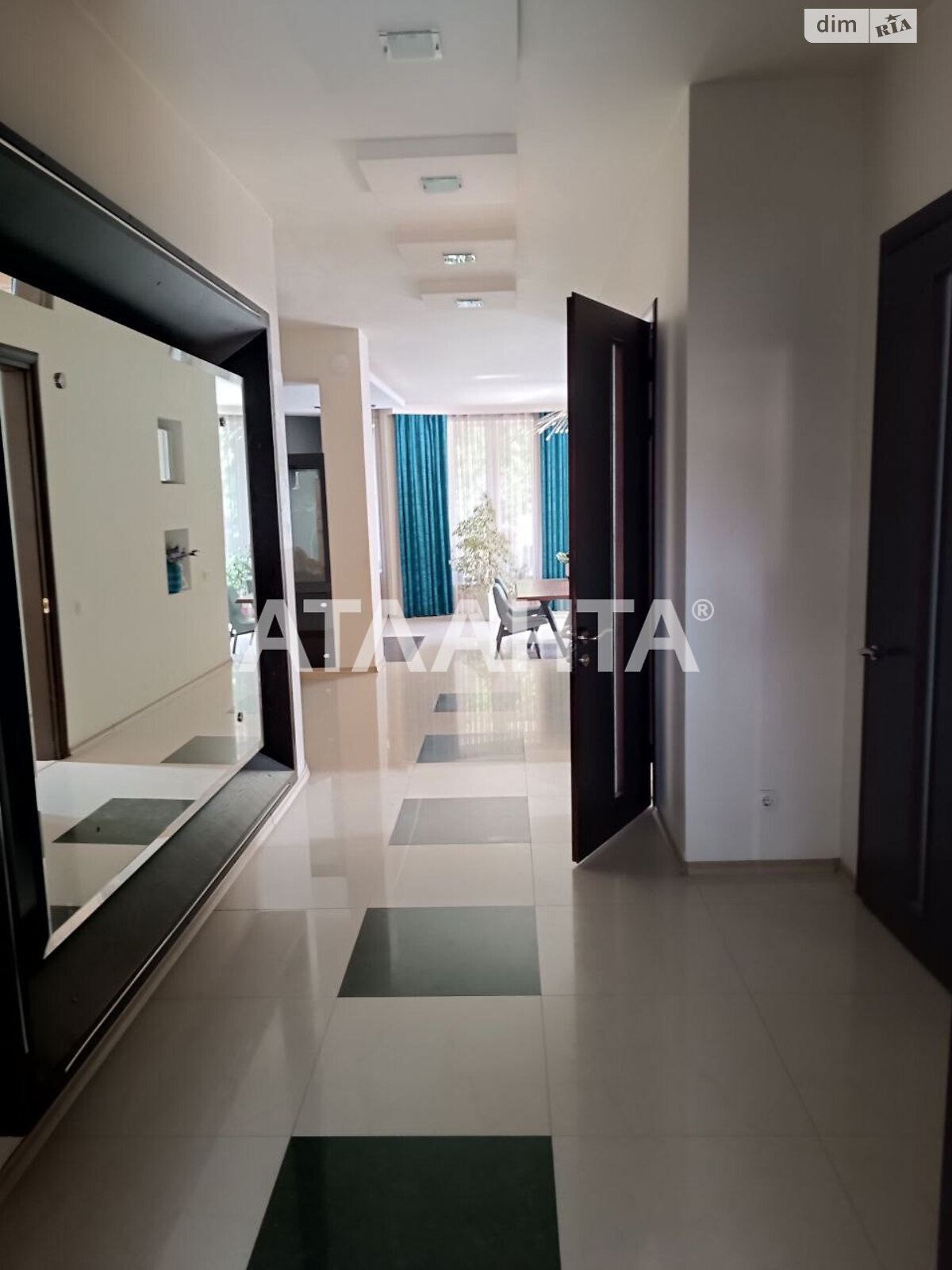 трехэтажный дом, 380 кв. м, газобетон. Продажа в Одессе район Киевский фото 1 трехэтажный дом, 380 кв. м, газобетон. Продажа в Одессе район Киевский фото 1