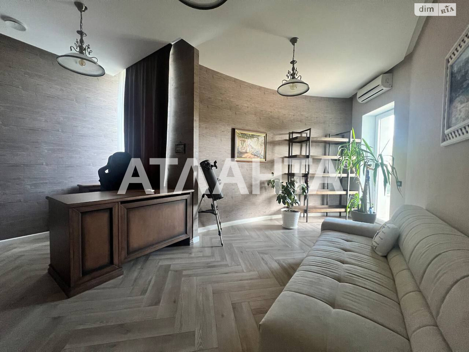 трехэтажный дом, 380 кв. м, газобетон. Продажа в Одессе район Киевский фото 1 трехэтажный дом, 380 кв. м, газобетон. Продажа в Одессе район Киевский фото 1