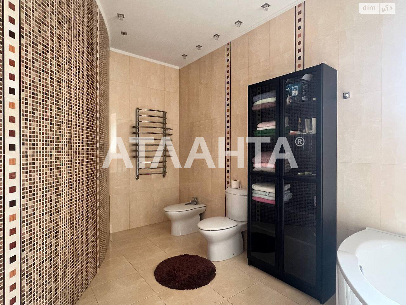 трехэтажный дом, 380 кв. м, газобетон. Продажа в Одессе район Киевский фото 1 трехэтажный дом, 380 кв. м, газобетон. Продажа в Одессе район Киевский фото 1