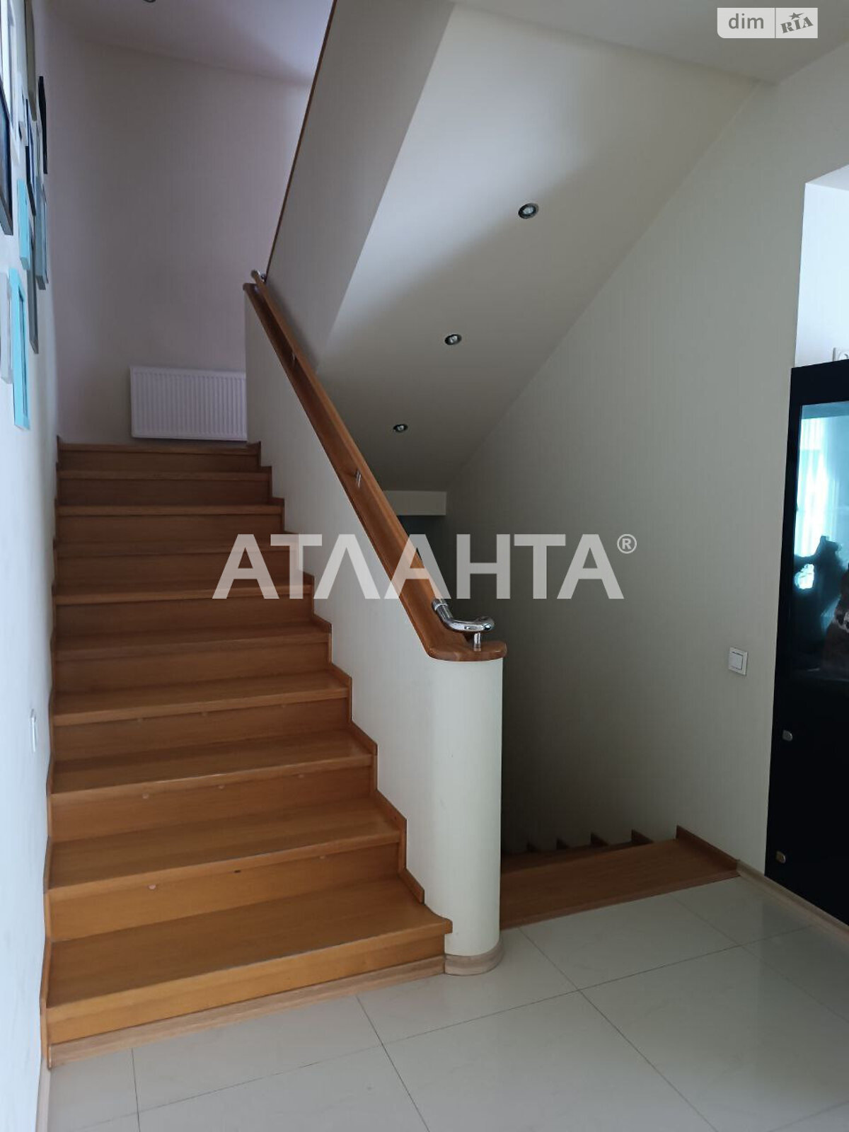 трехэтажный дом, 380 кв. м, газобетон. Продажа в Одессе район Киевский фото 1 трехэтажный дом, 380 кв. м, газобетон. Продажа в Одессе район Киевский фото 1